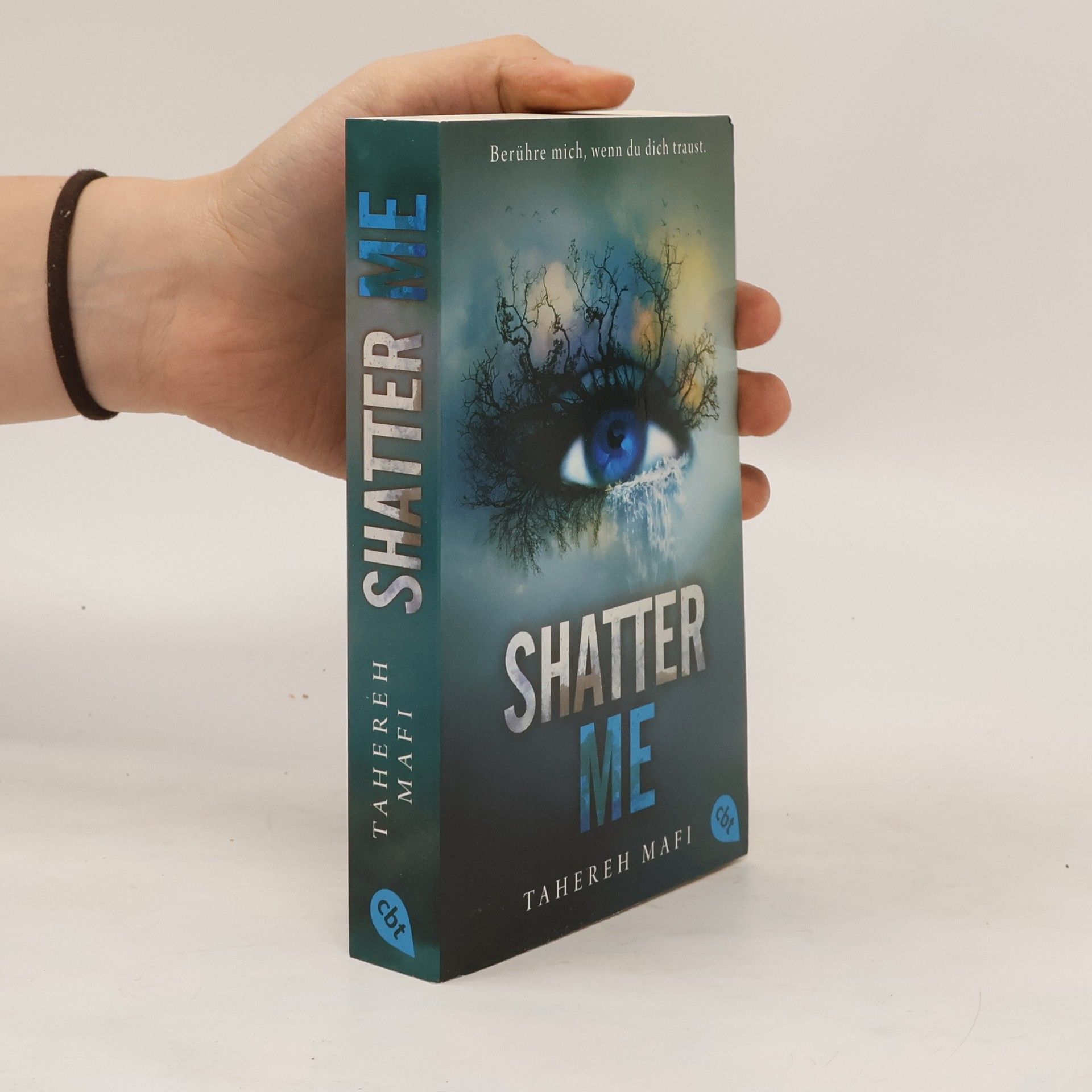 Tahereh Mafi Shatter me