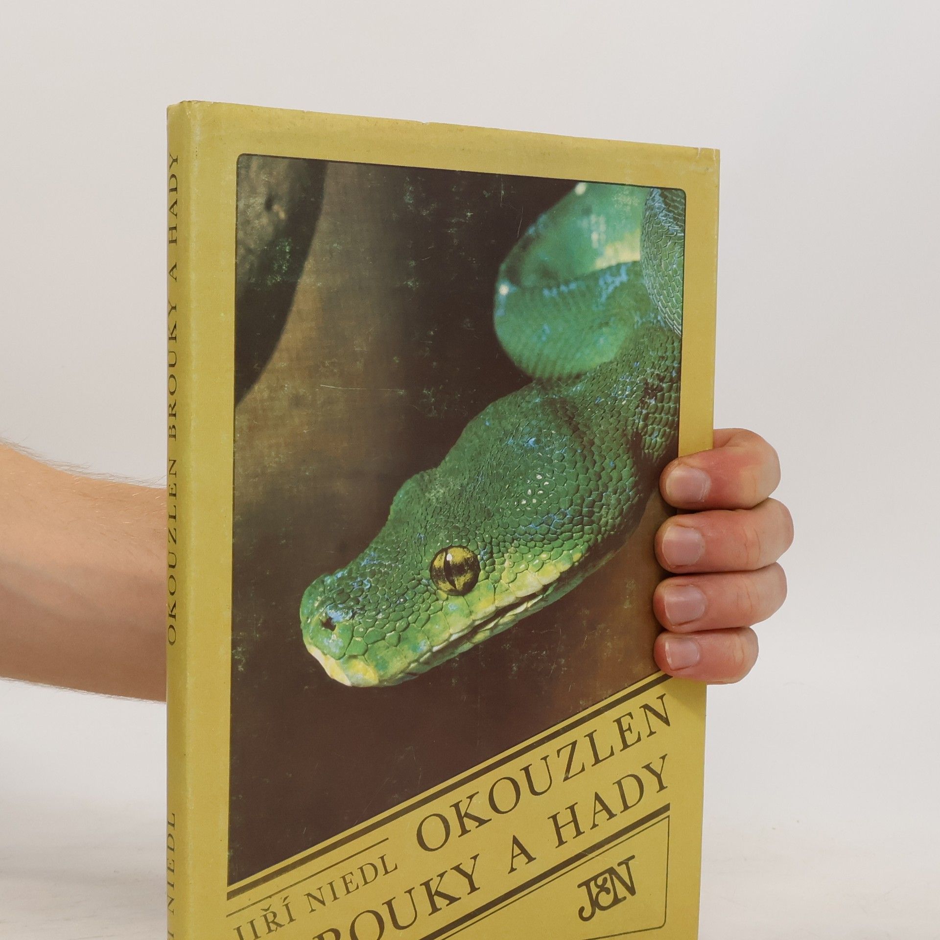 Jiří Niedl Okouzlen brouky a hady