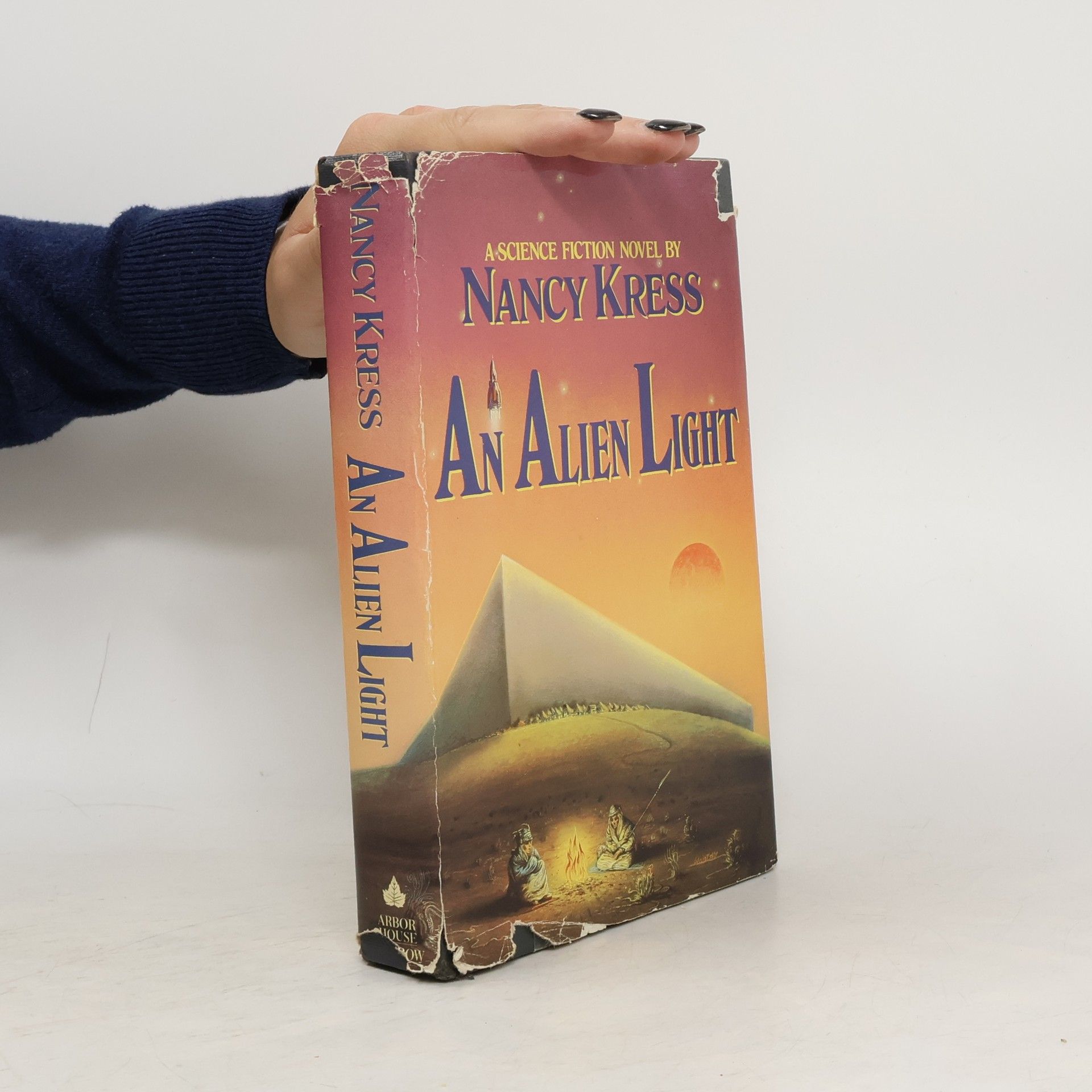 Nancy Kress An Alien Light