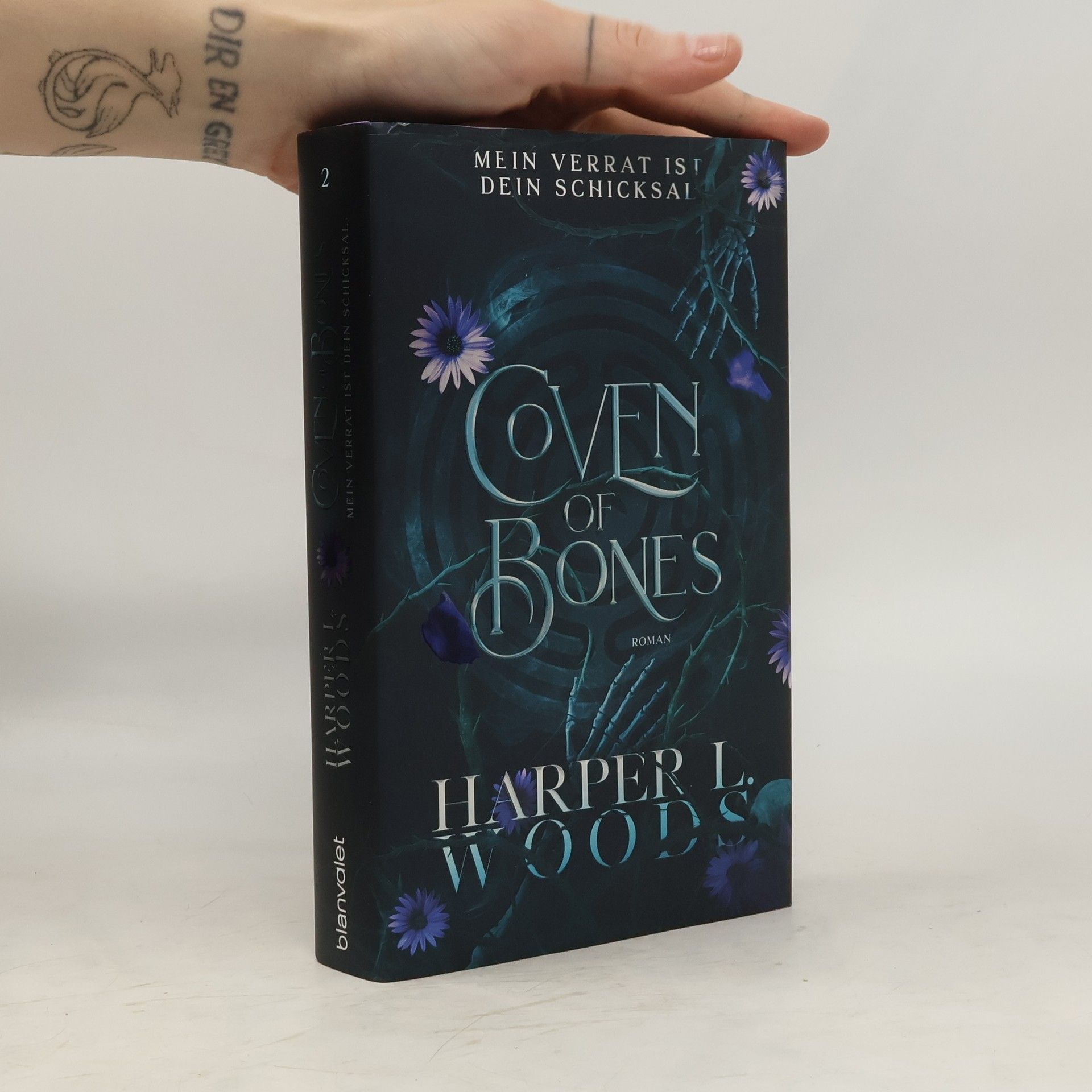 Harper L. Woods Coven of Bones 2