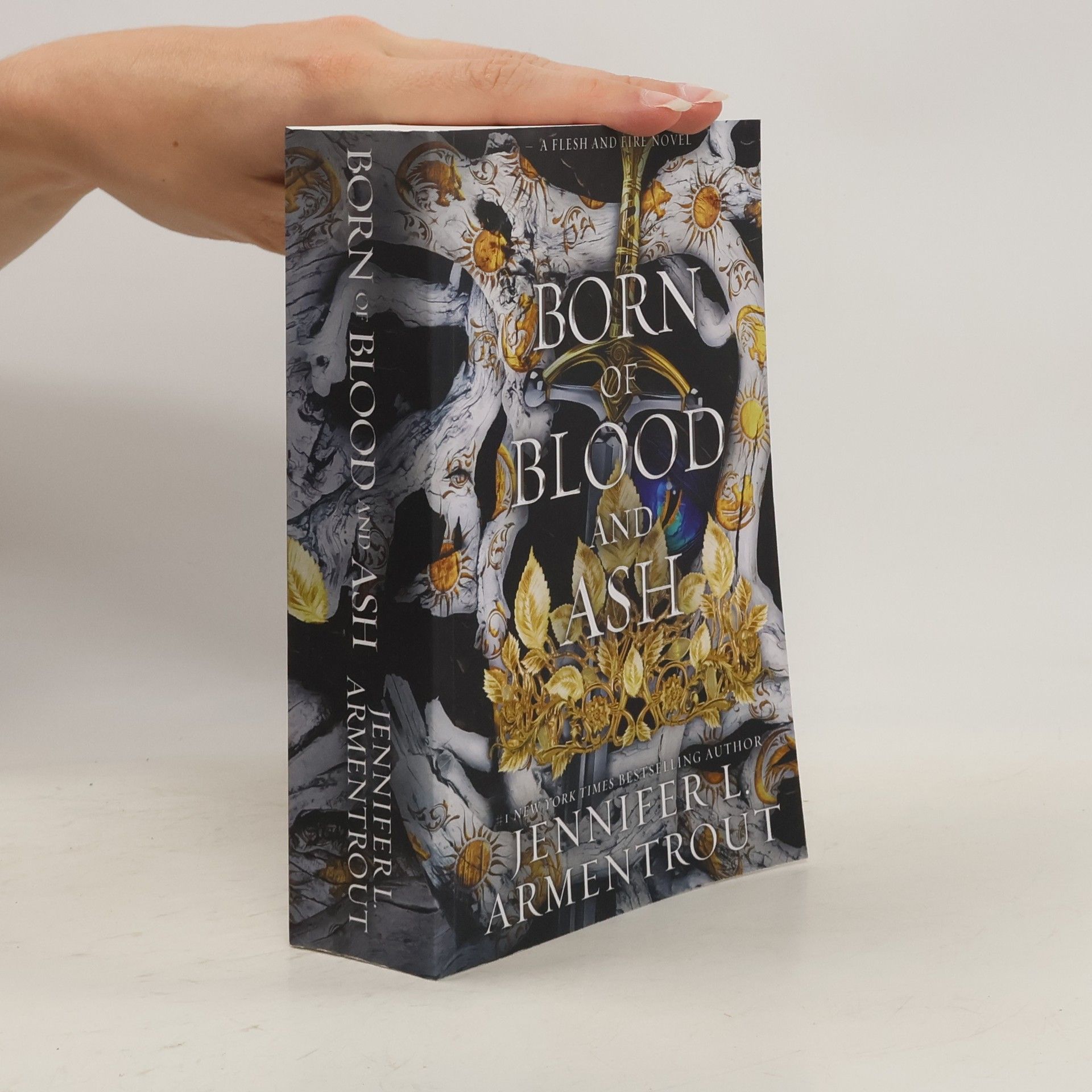 Jennifer Armentrout Born of Blood and Ash