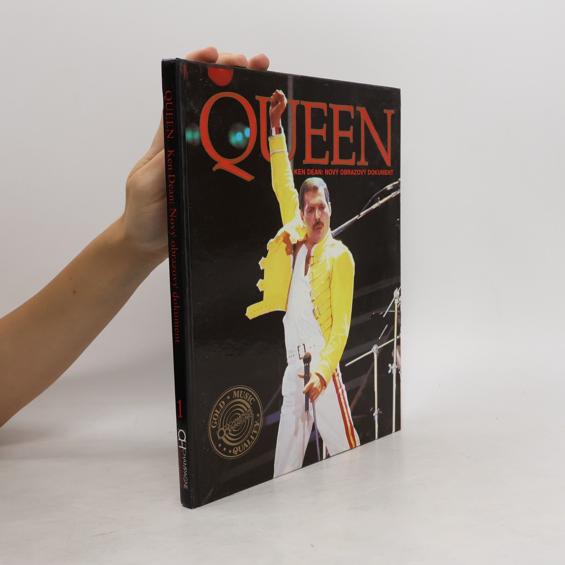 Ken Dean Queen. Nový obrazový dokument