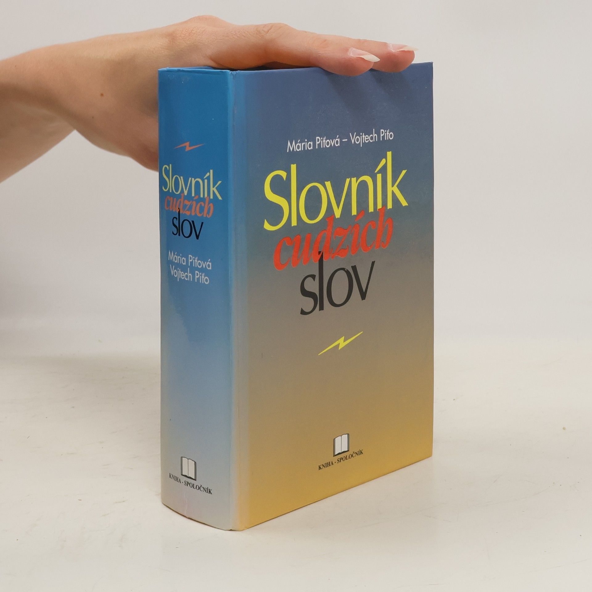 Mária Piťová Slovník cudzích slov