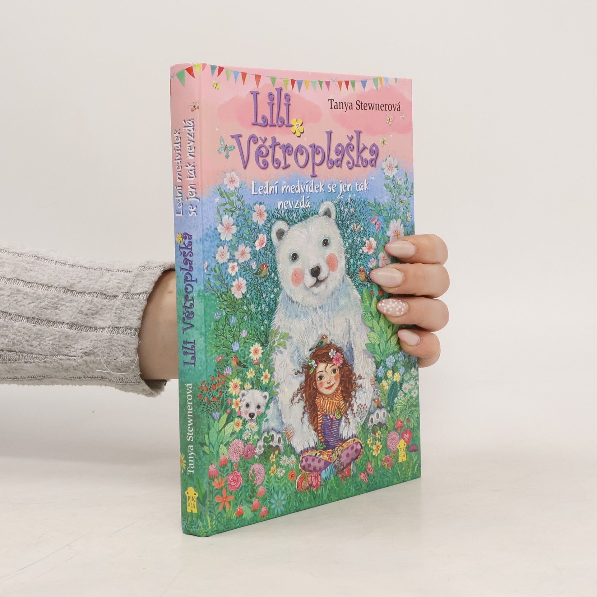 Tanya Stewner Lili Větroplaška: Lední medvídek se jen tak nevzdá