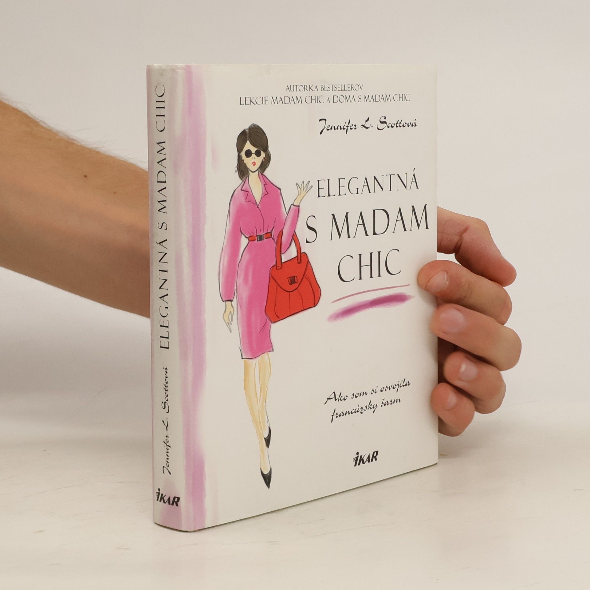 Jennifer L. Scott Elegantná s madam Chic