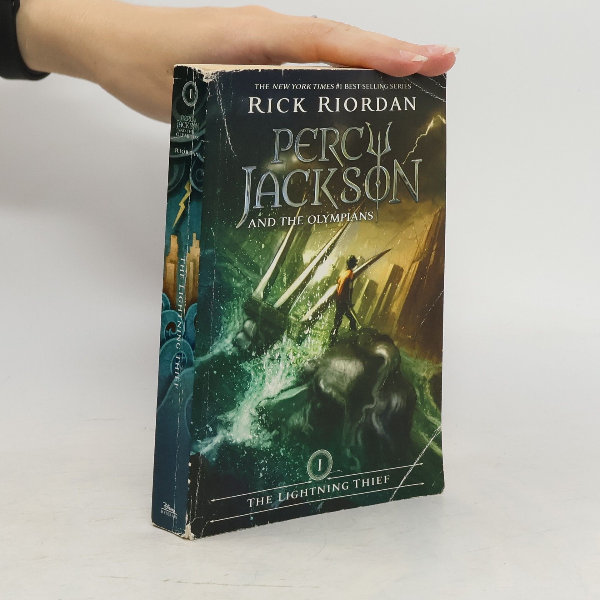 Rick Riordan The Lightning Thief Book 1. Percy Jackson and the Olympians