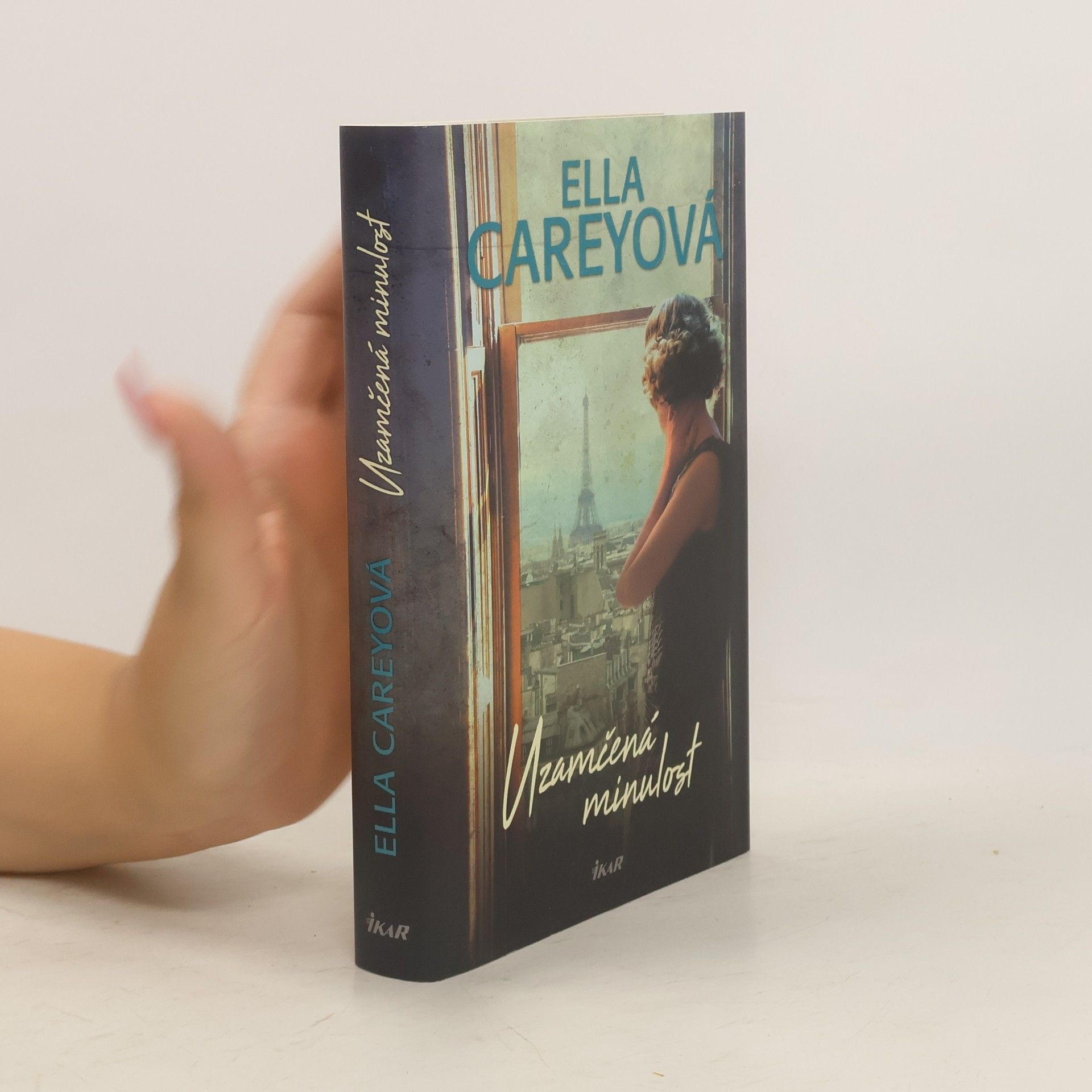 Ella Carey Uzamčená minulost