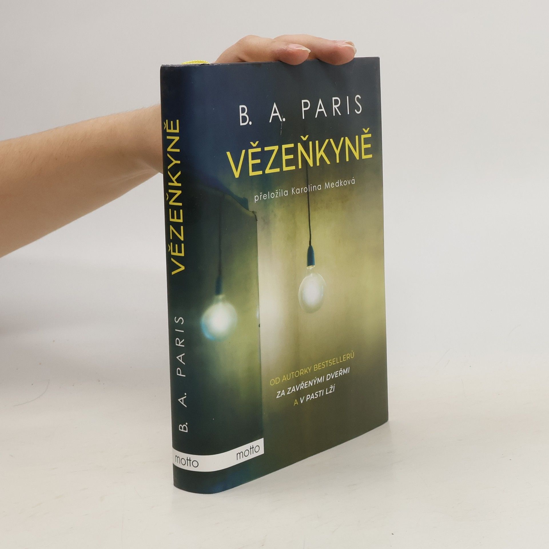 B.A. Paris Vězenkyně