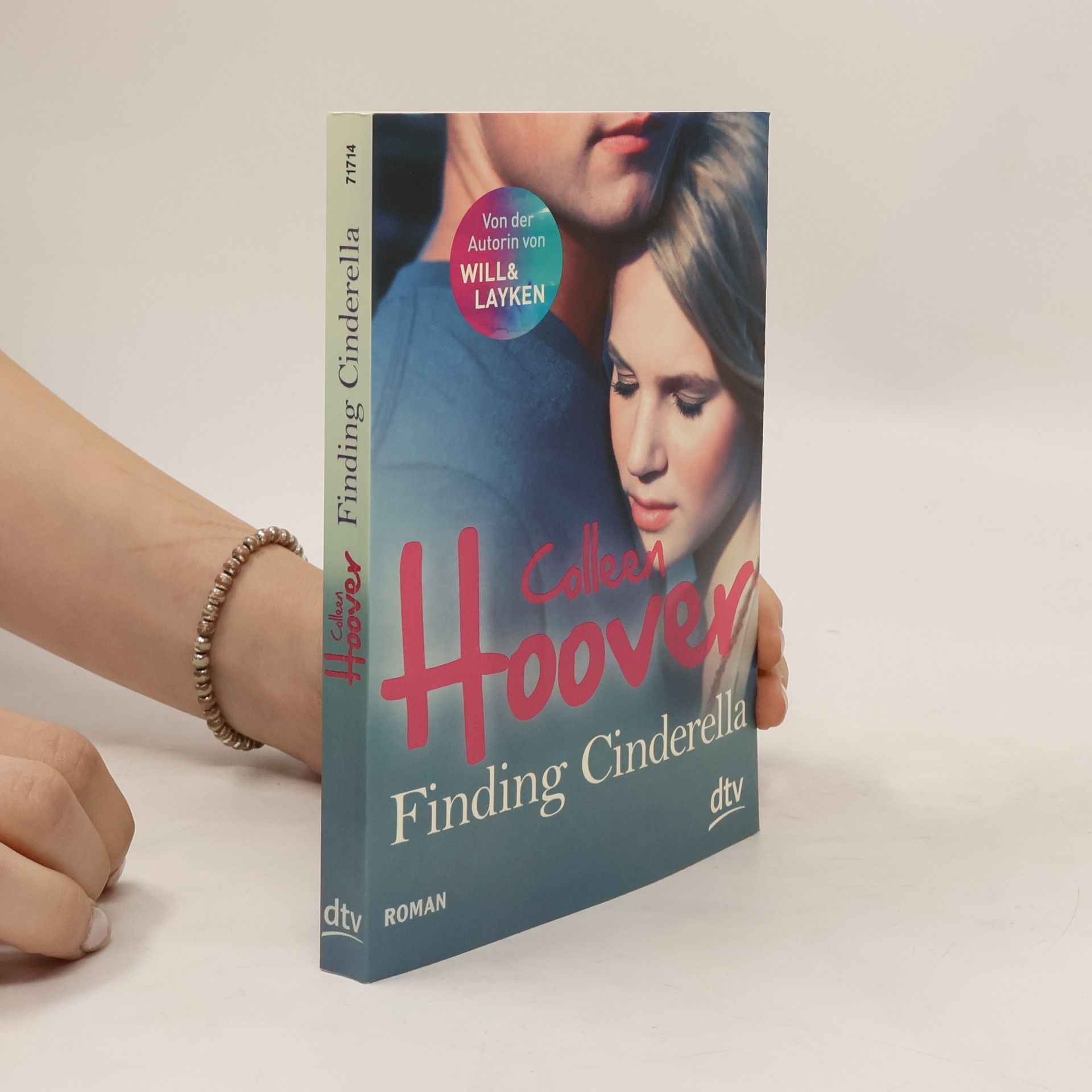 Colleen Hoover Finding Cinderella
