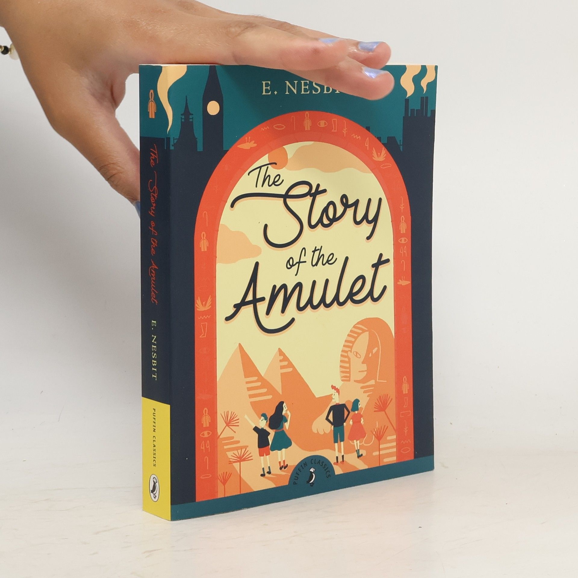 Edith Nesbit The Story of the Amulet