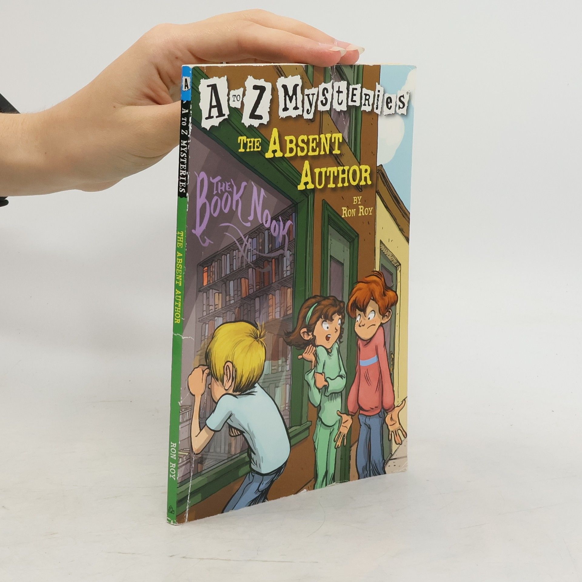 Ron Roy A to Z Mysteries: The Absent Author