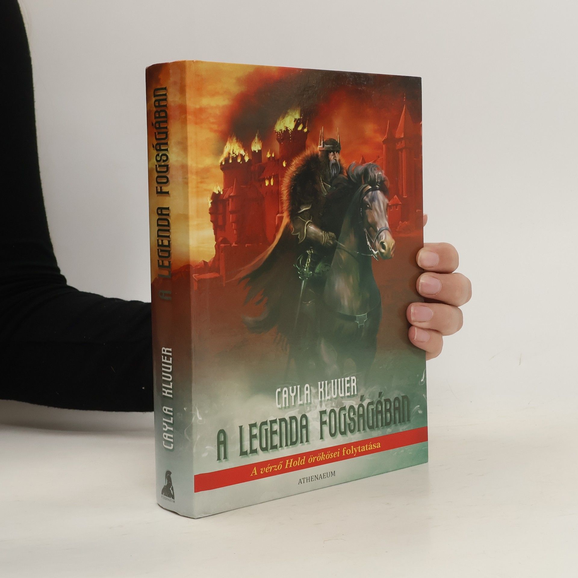 Cayla Kluver A legenda fogságában