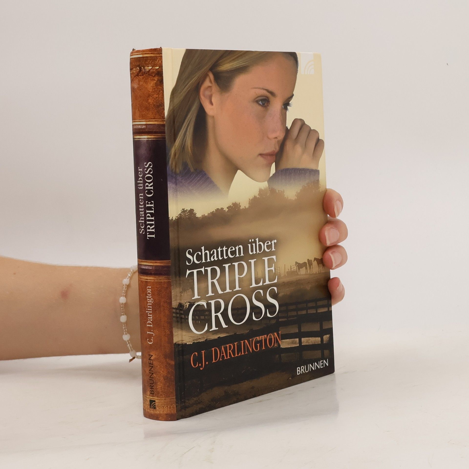 C. J. Darlington Schatten über Triple Cross
