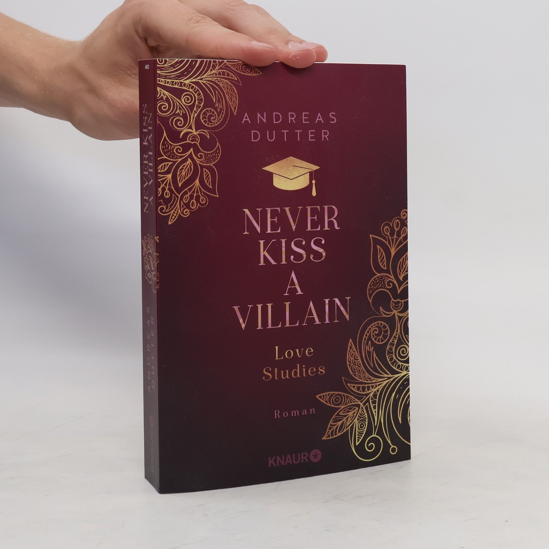 Andreas Dutter Love Studies: Never Kiss a Villain