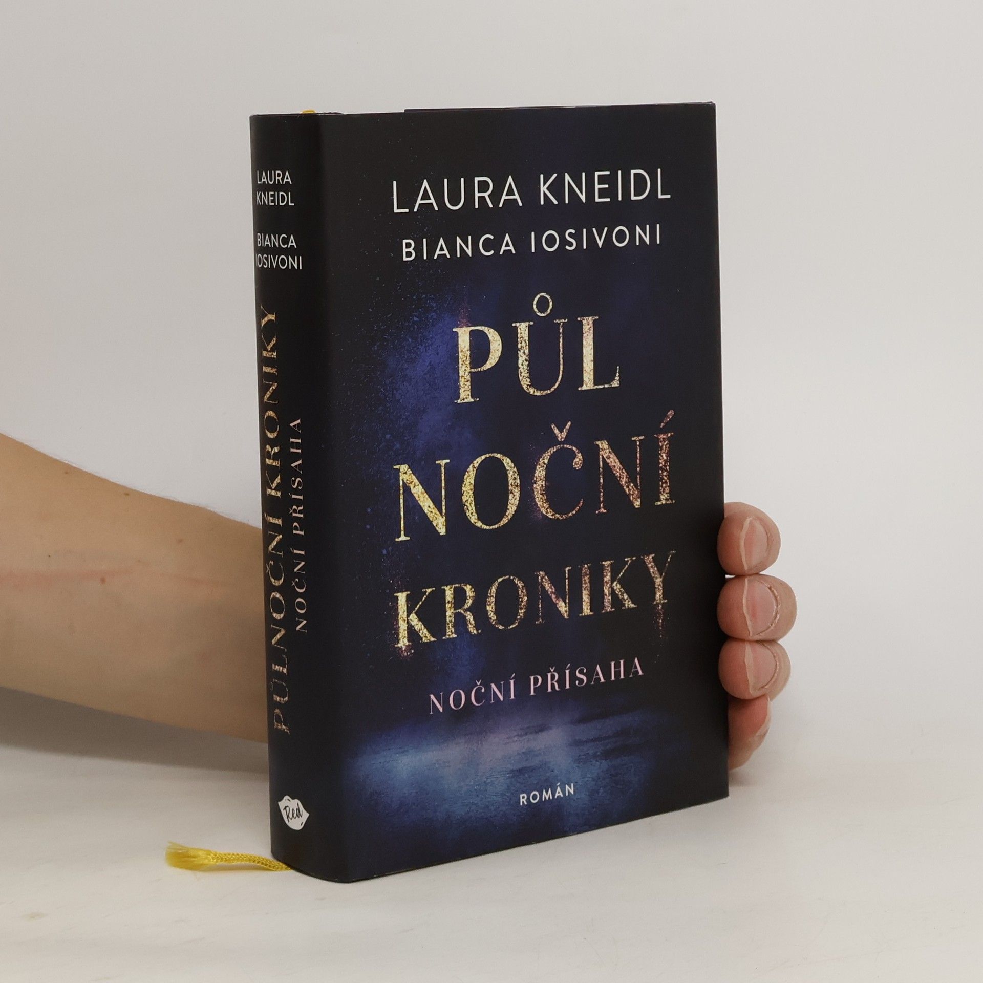 Laura Kneidl Půlnoční kroniky. Noční přísaha
