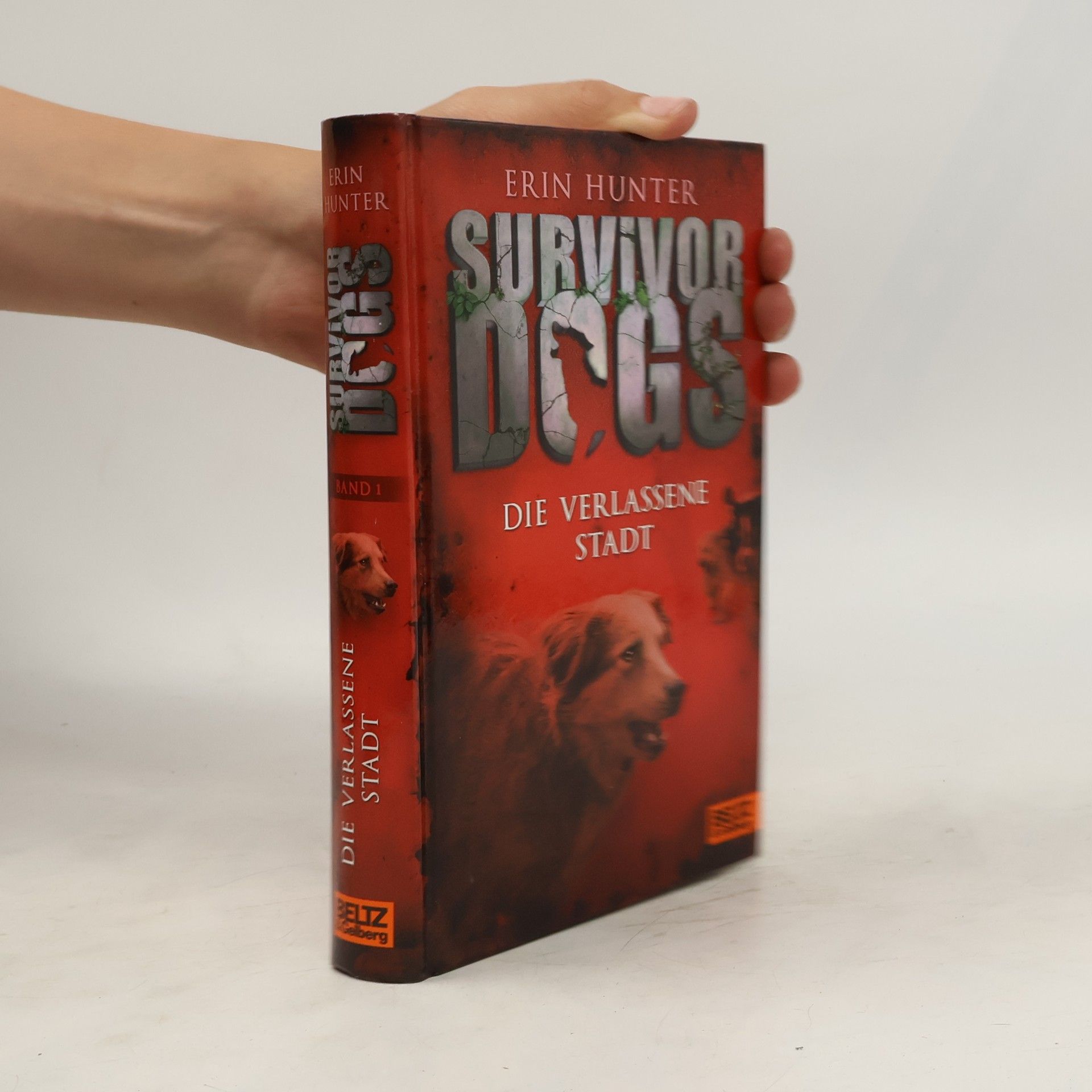 Erin Hunter Survivor Dogs