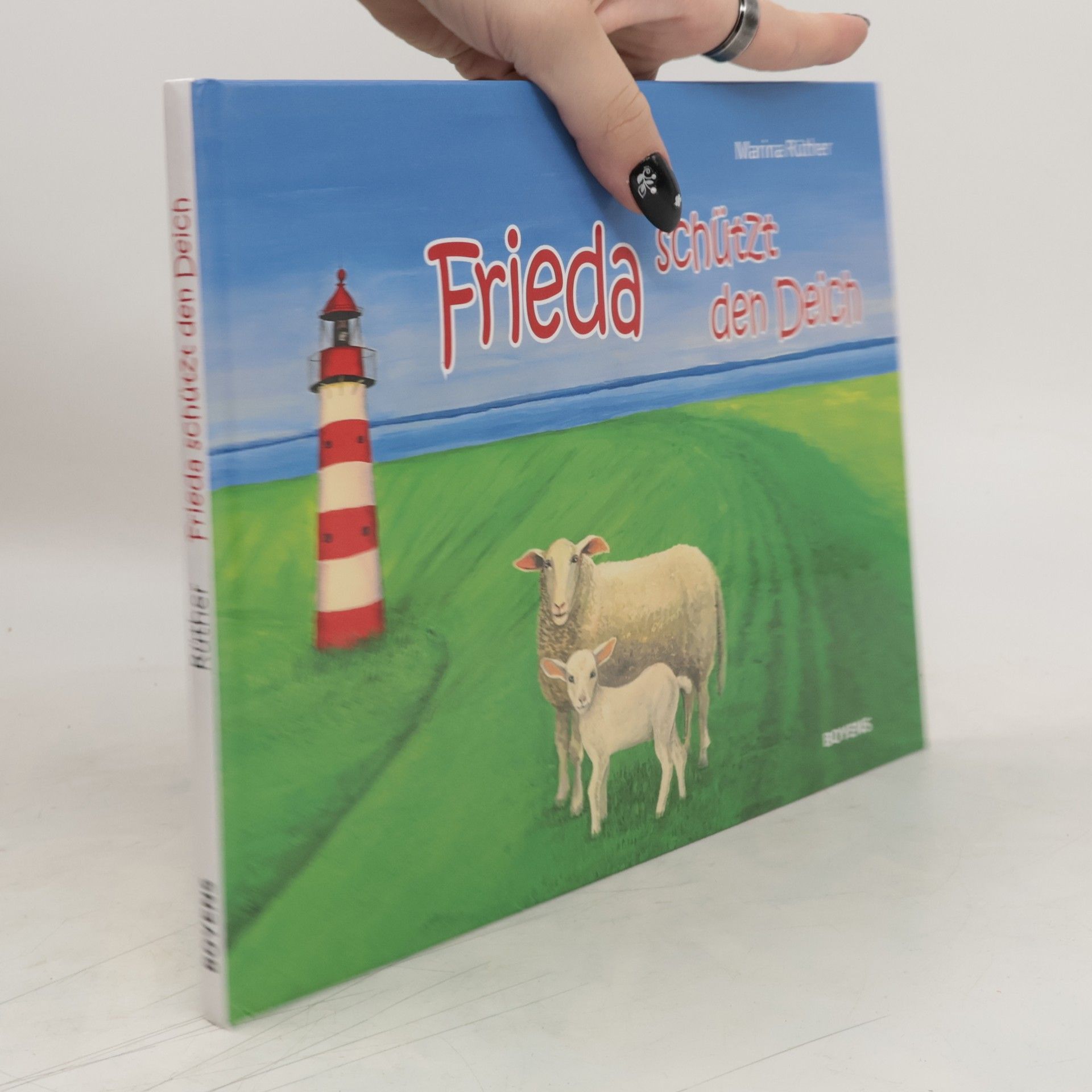 Marina Rüther Frieda schützt den Deich