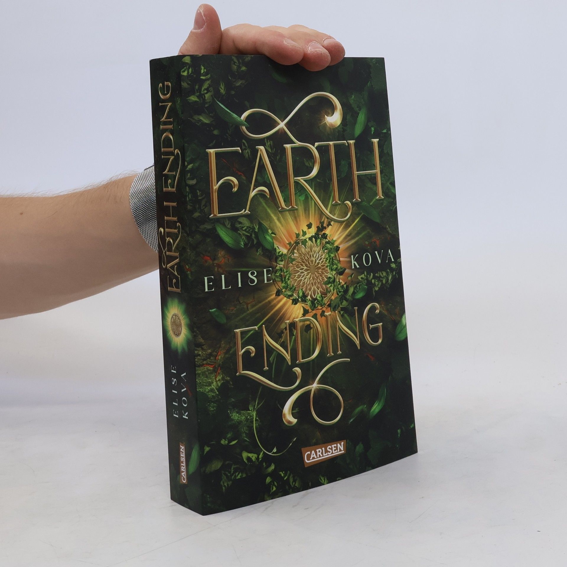 Elise Kova Earth Ending (Die Chroniken von Solaris 3)