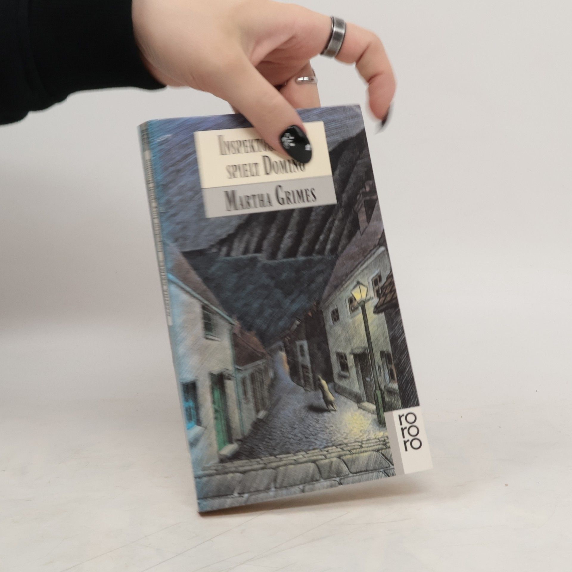 Martha Grimer Inspektor Jury spielt Domino