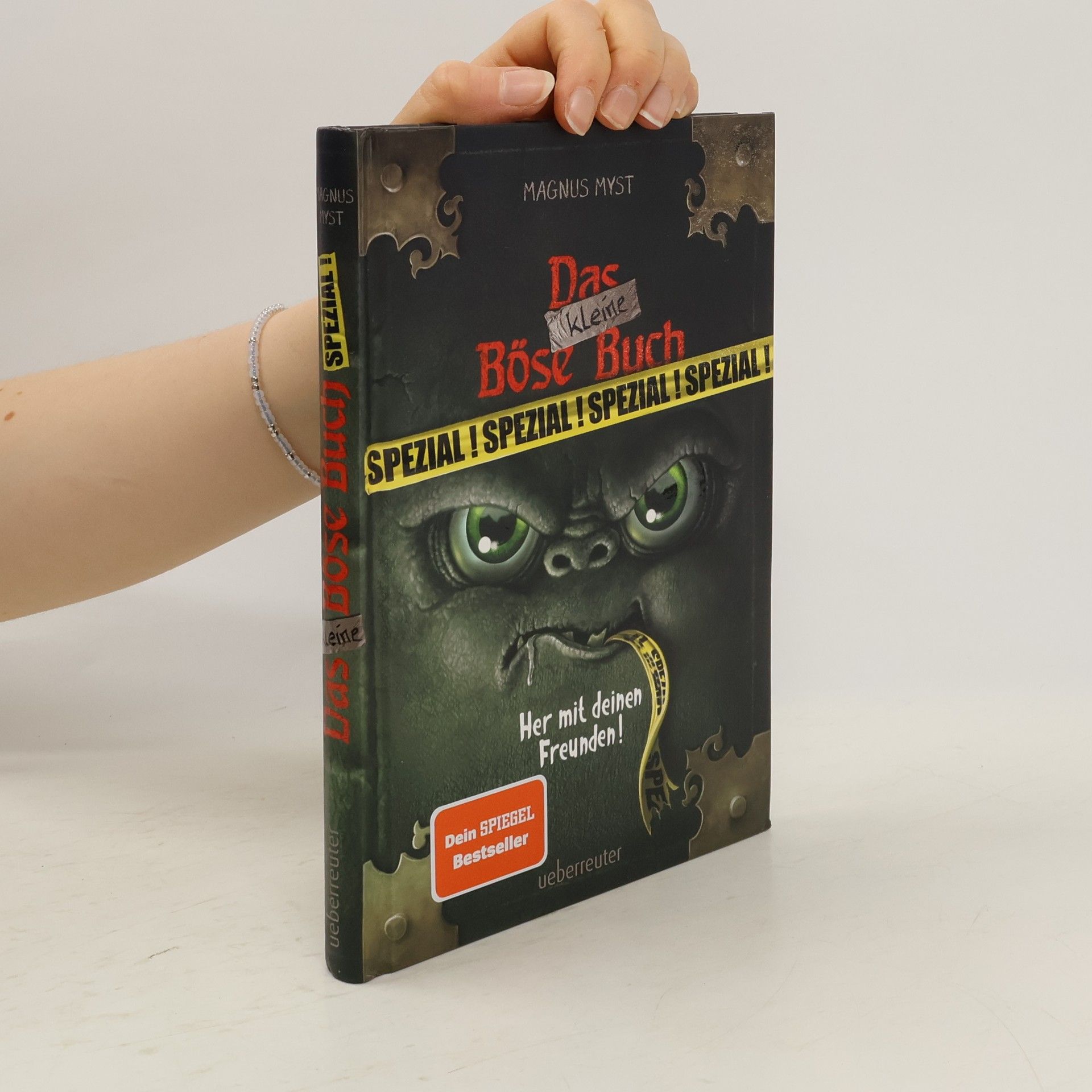 Magnnus Myst Das Böse Buch. Her mit deinen Freunden!
