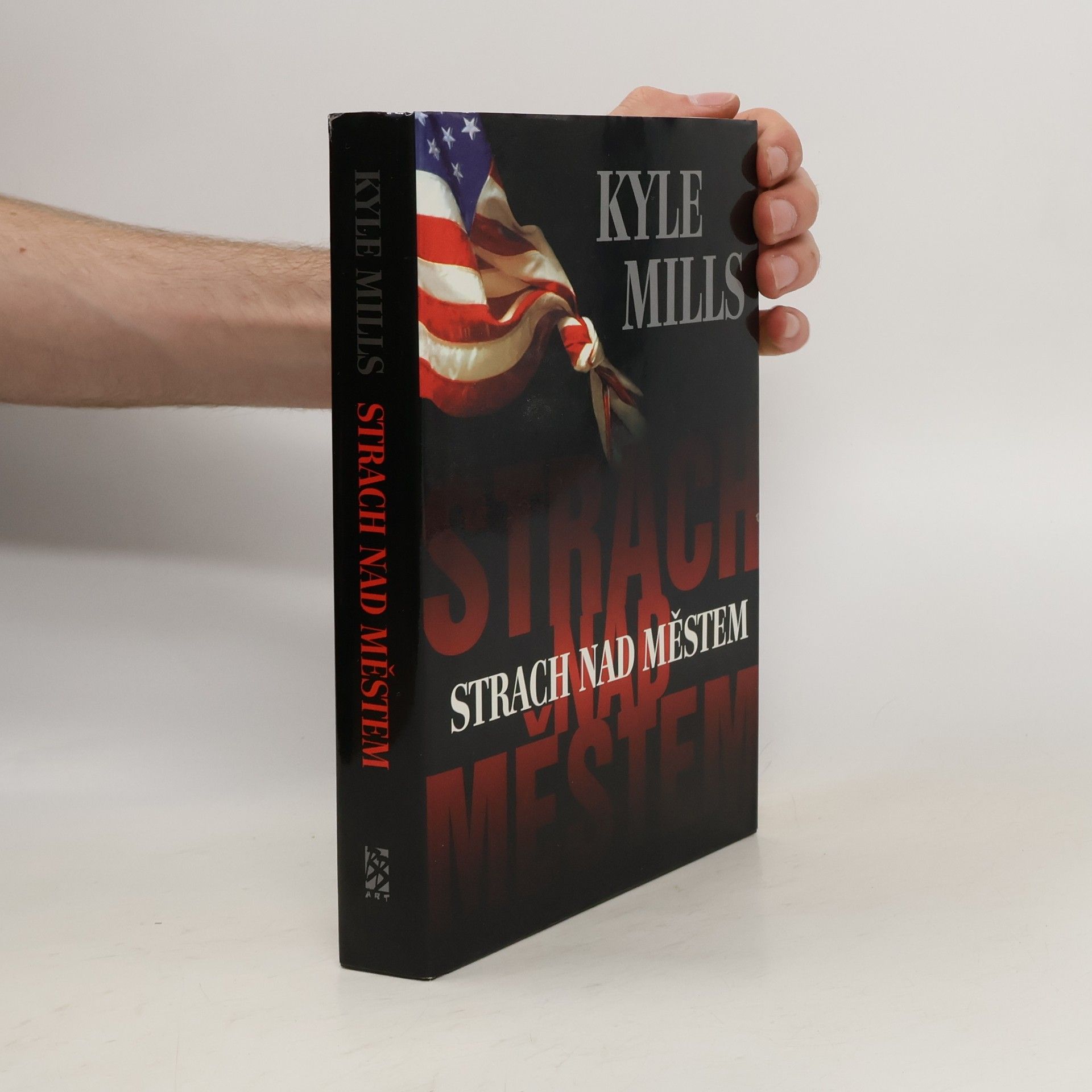 Kyle Mills Strach nad městem