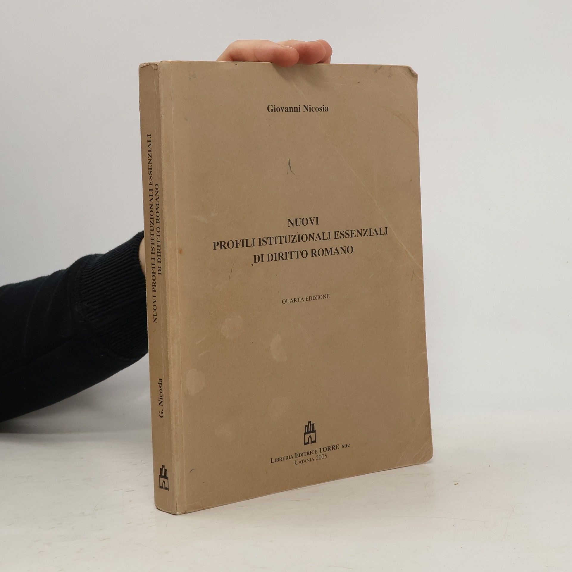 Giovanni Nicosia Nuovi profili istituzionali essenziali di diritto romano