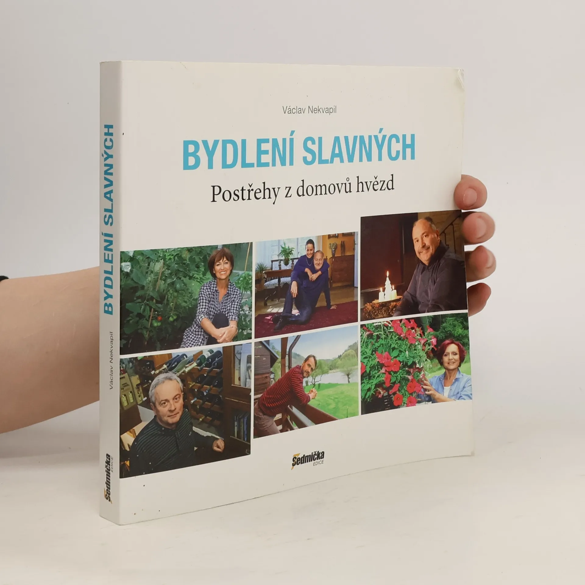 Bydlení slavných. Postřehy z domovů hvězd | Kniha | Václav Nekvapil | CS