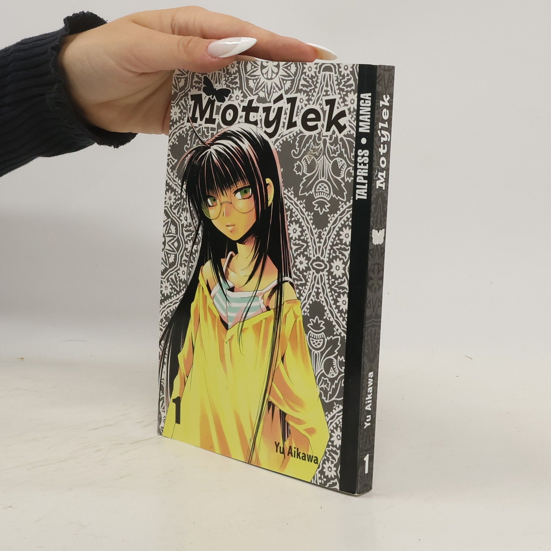 Yu Aikawa Motýlek. 1