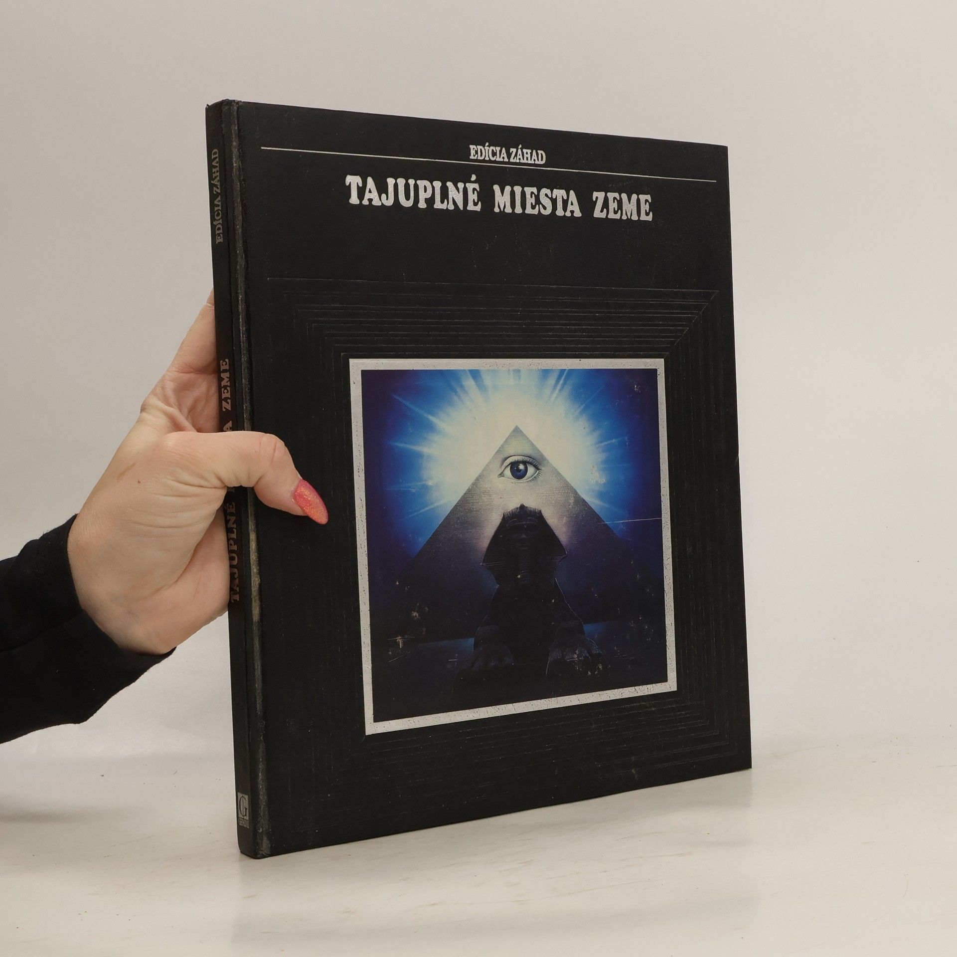 kolektiv Tajuplné miesta zeme