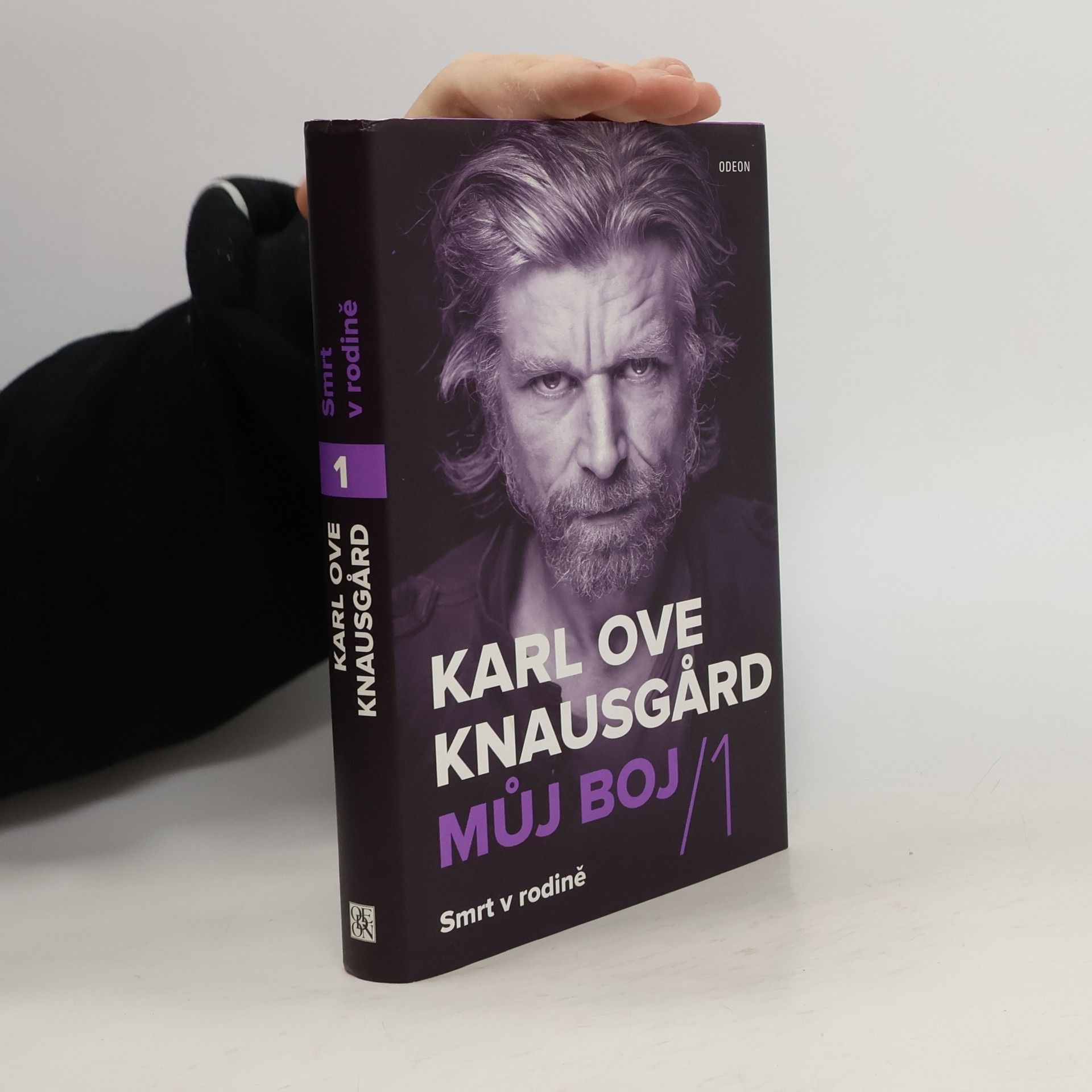 Karl Ove Knausgaard Můj boj. 1, Smrt v rodině