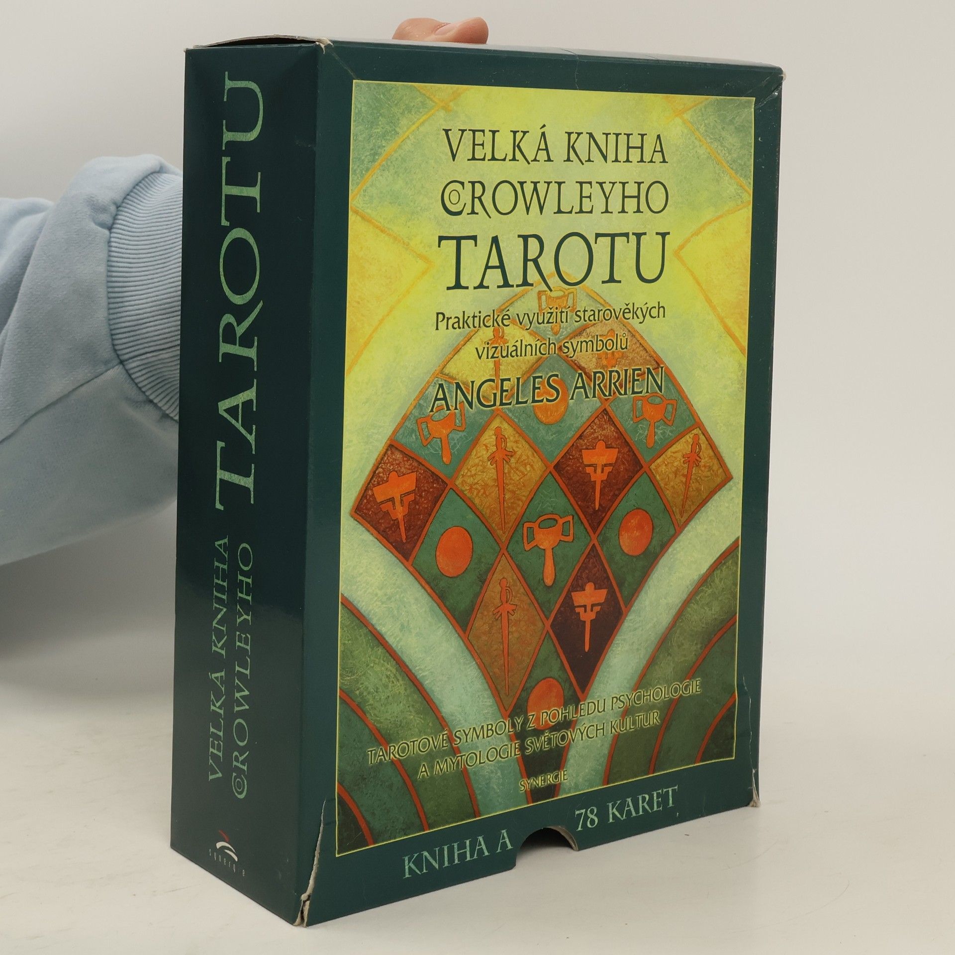 Angeles Arrien Velká kniha Crowleyho tarotu : praktické využití starověkých vizuálních symbolů (s kartami)