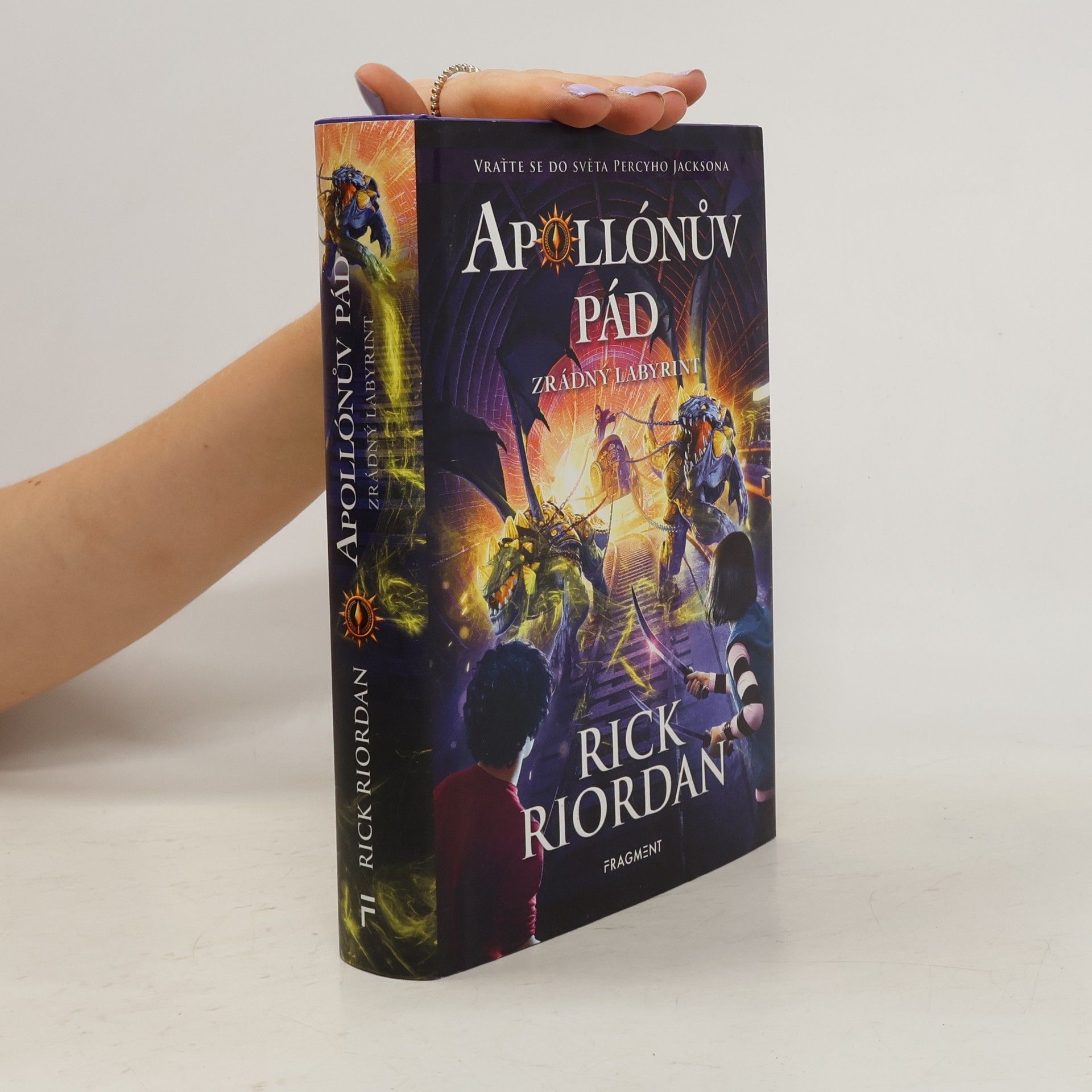 Rick Riordan Apollónův pád. Zrádný labyrint