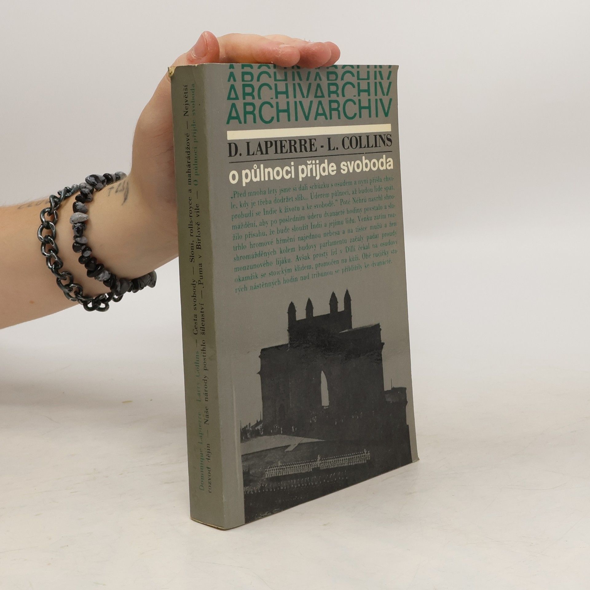 O půlnoci přijde svoboda