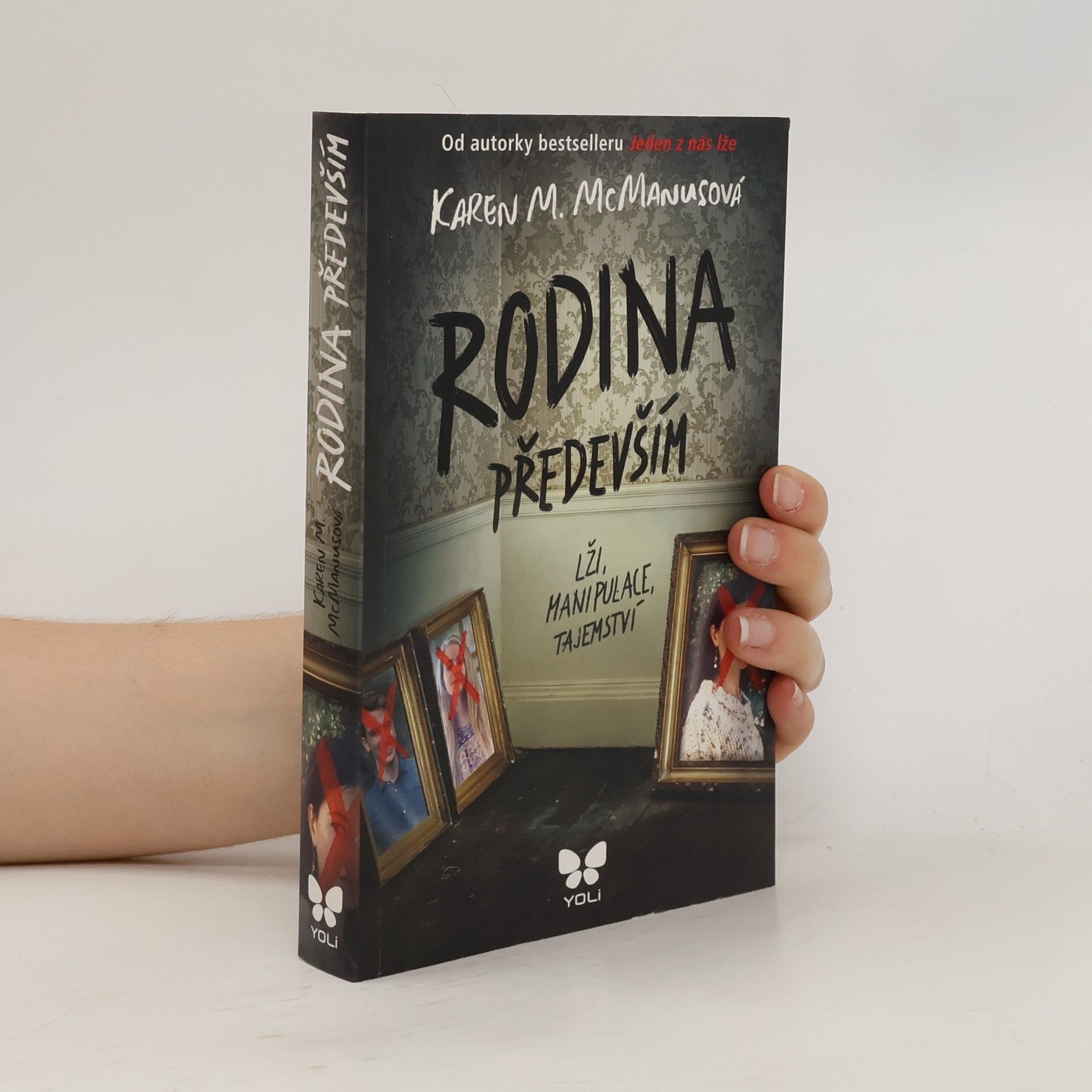 Karen M. McManus Rodina především
