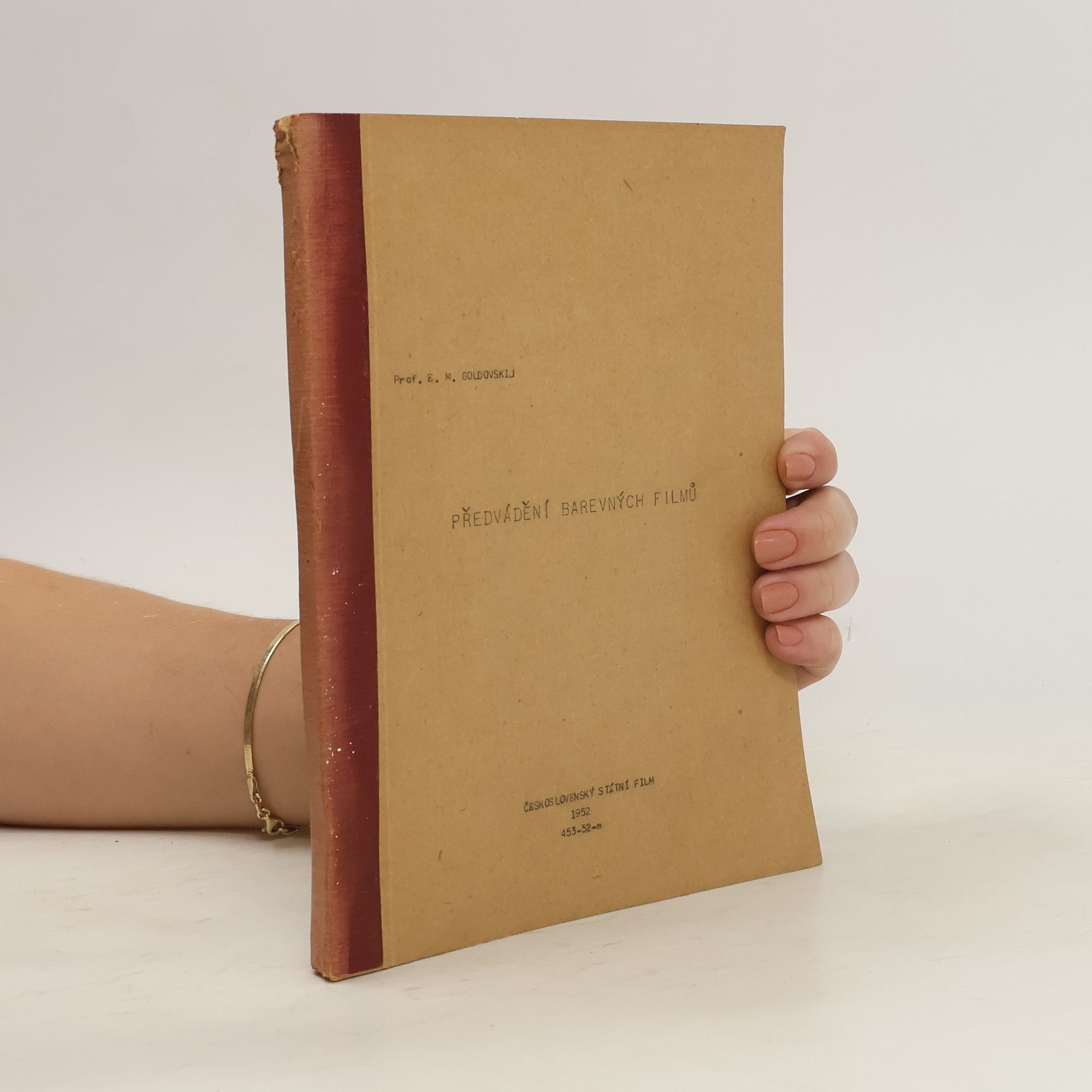 E.M. Goldovskij Předvádění barevných filmů