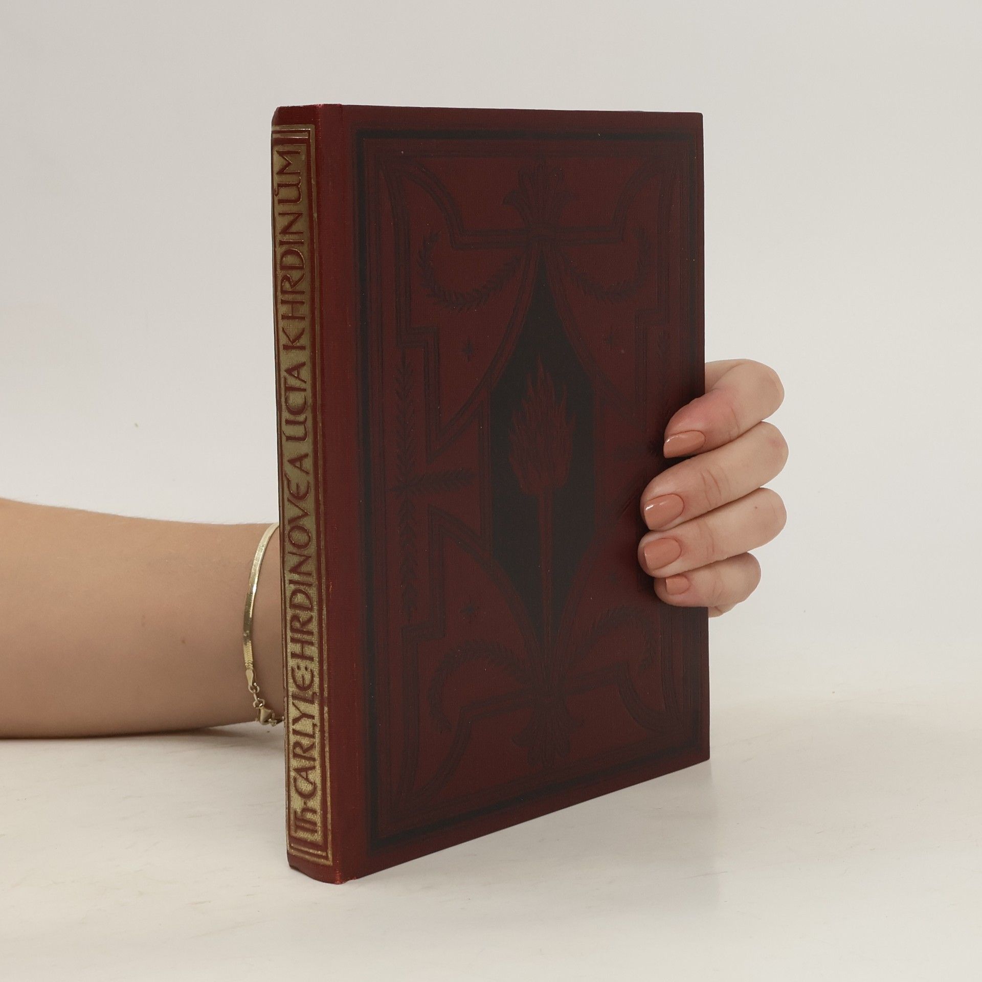 Thomas Carlyle Hrdinové. Úcta k hrdinům a ctění hrdin v dějinách