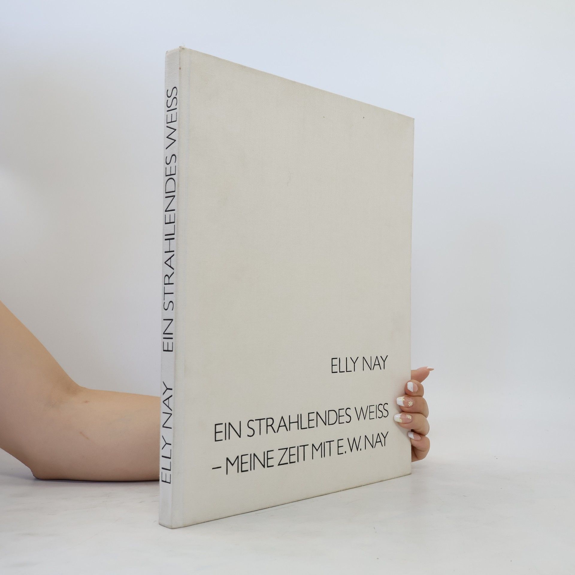 Elly Nay Ein strahlendes Weiss