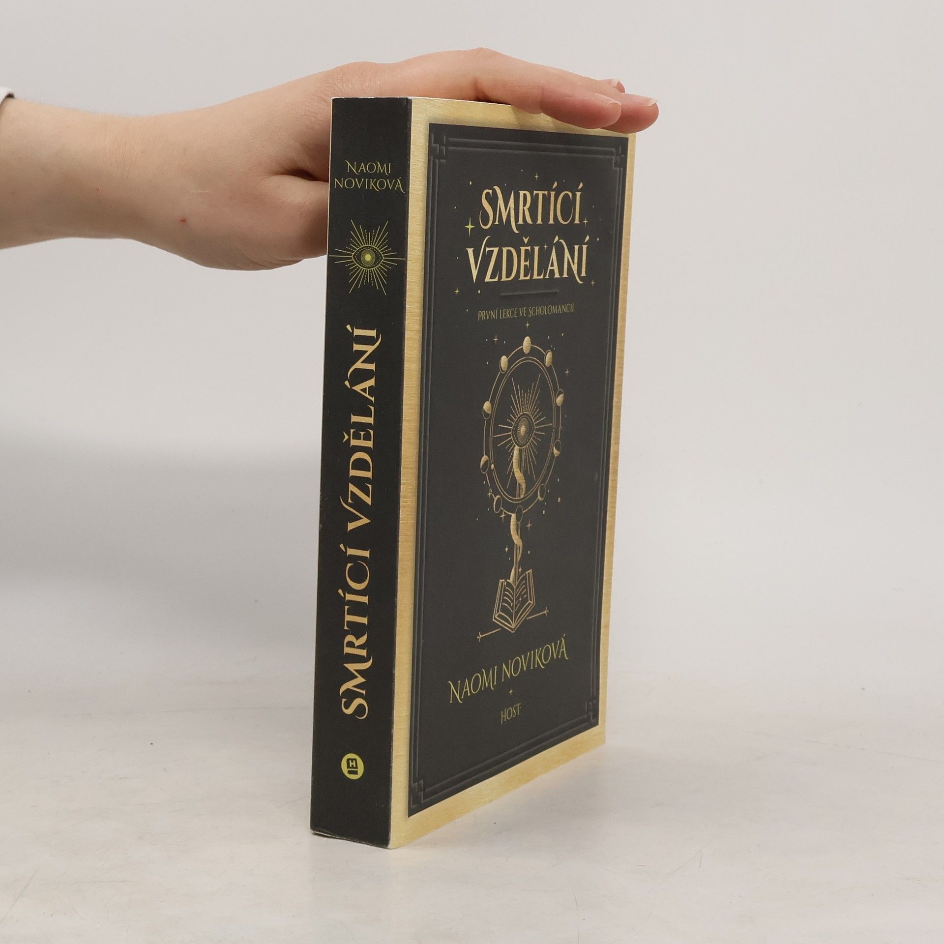 Naomi Novik Smrtící vzdělání. První lekce ve Scholomancii