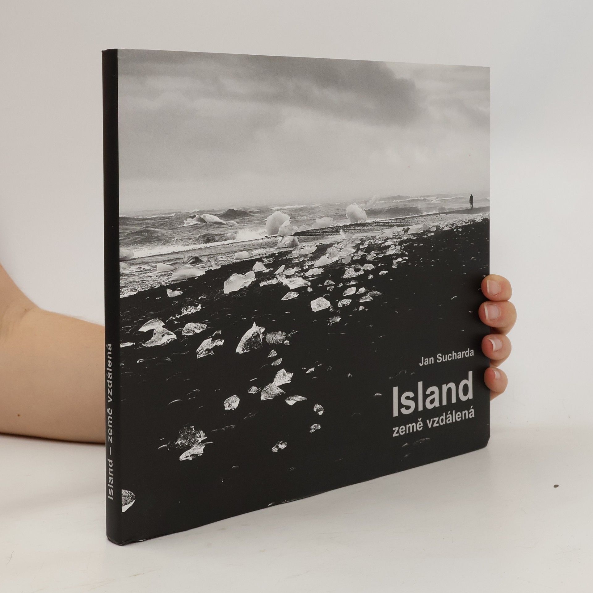 Jan Sucharda Island – země vzdálená