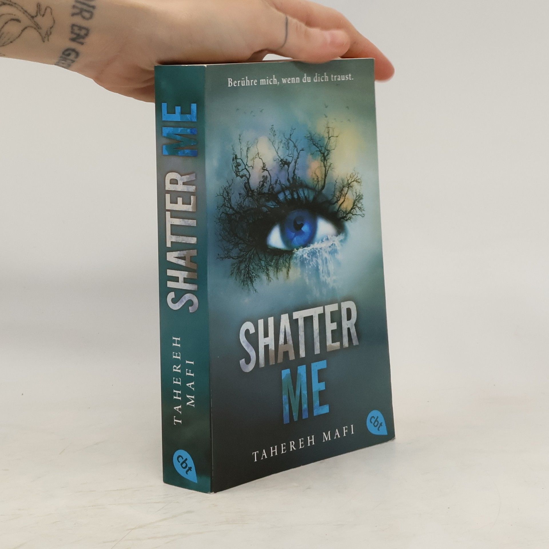 Tahereh Mafi Shatter me