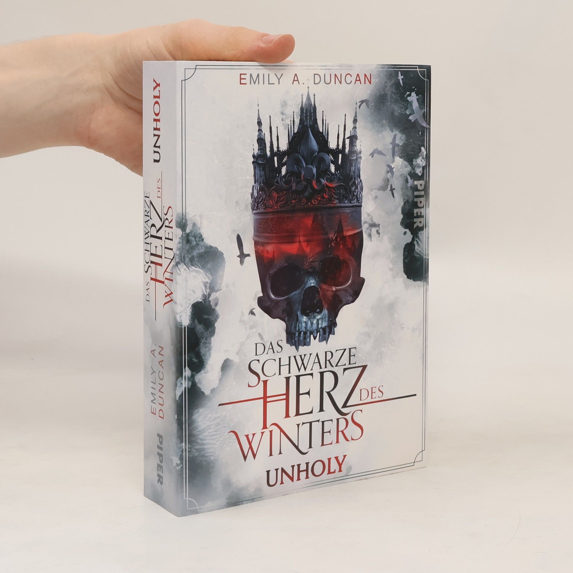 Emily A. Duncan Das schwarze Herz des Winters. Unholy