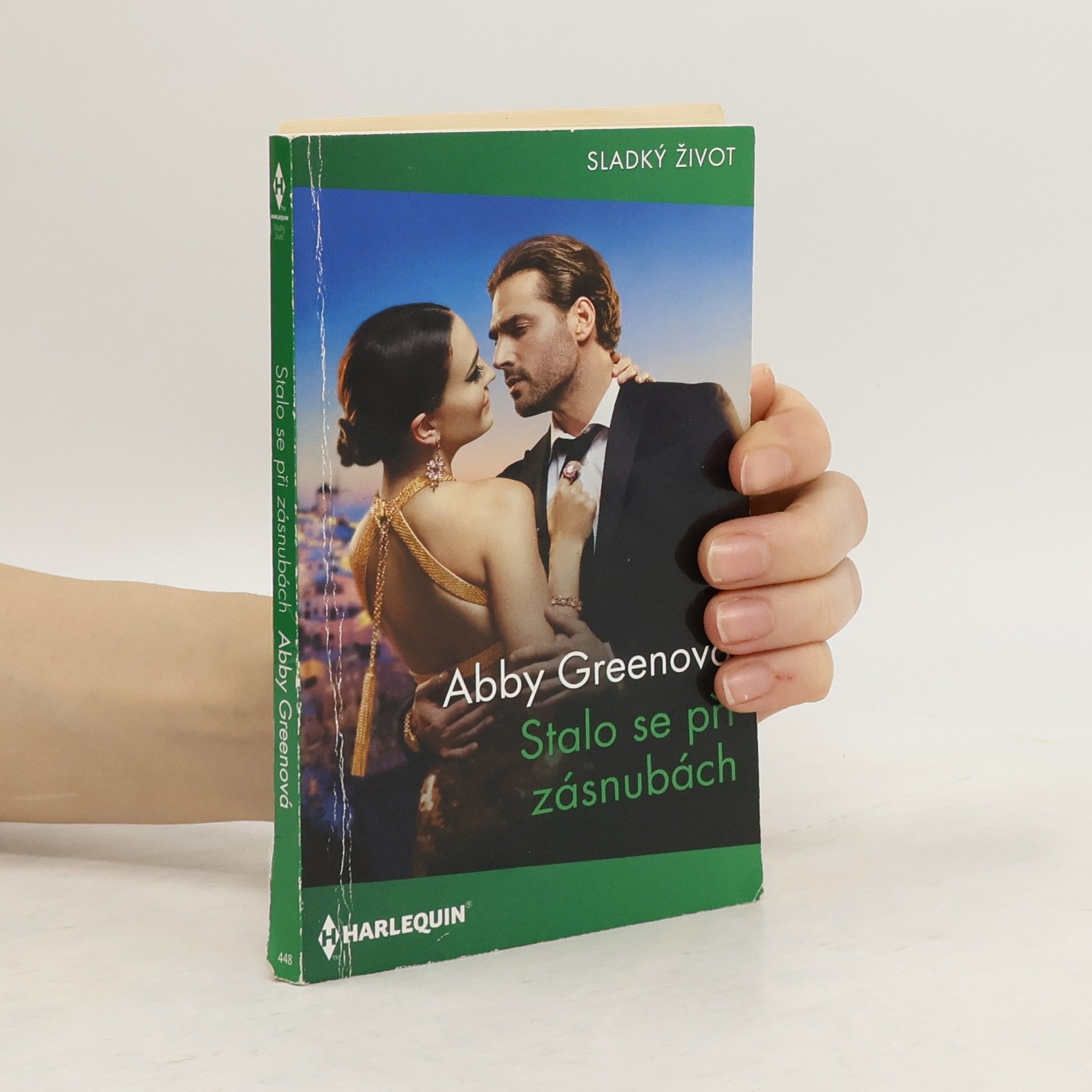 Abby Green Stalo se při zásnubách
