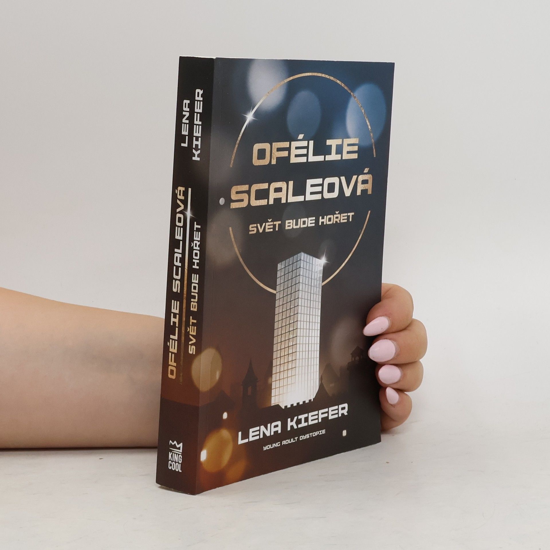 Romana Hájková Ofélie Scaleová. Svět bude hořet