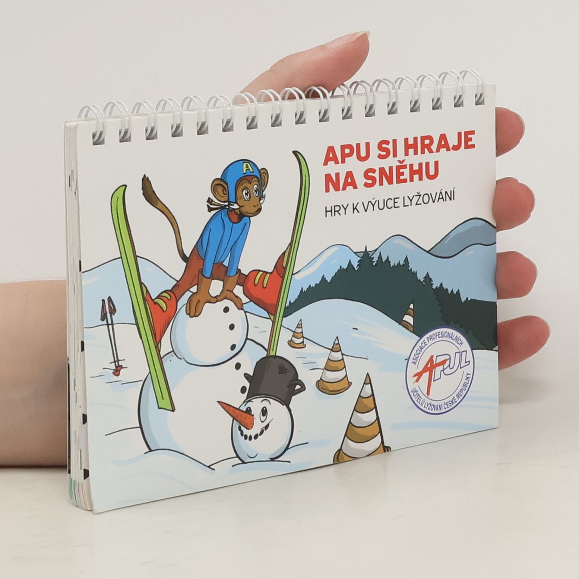 kolektiv APU si hraje na sněhu