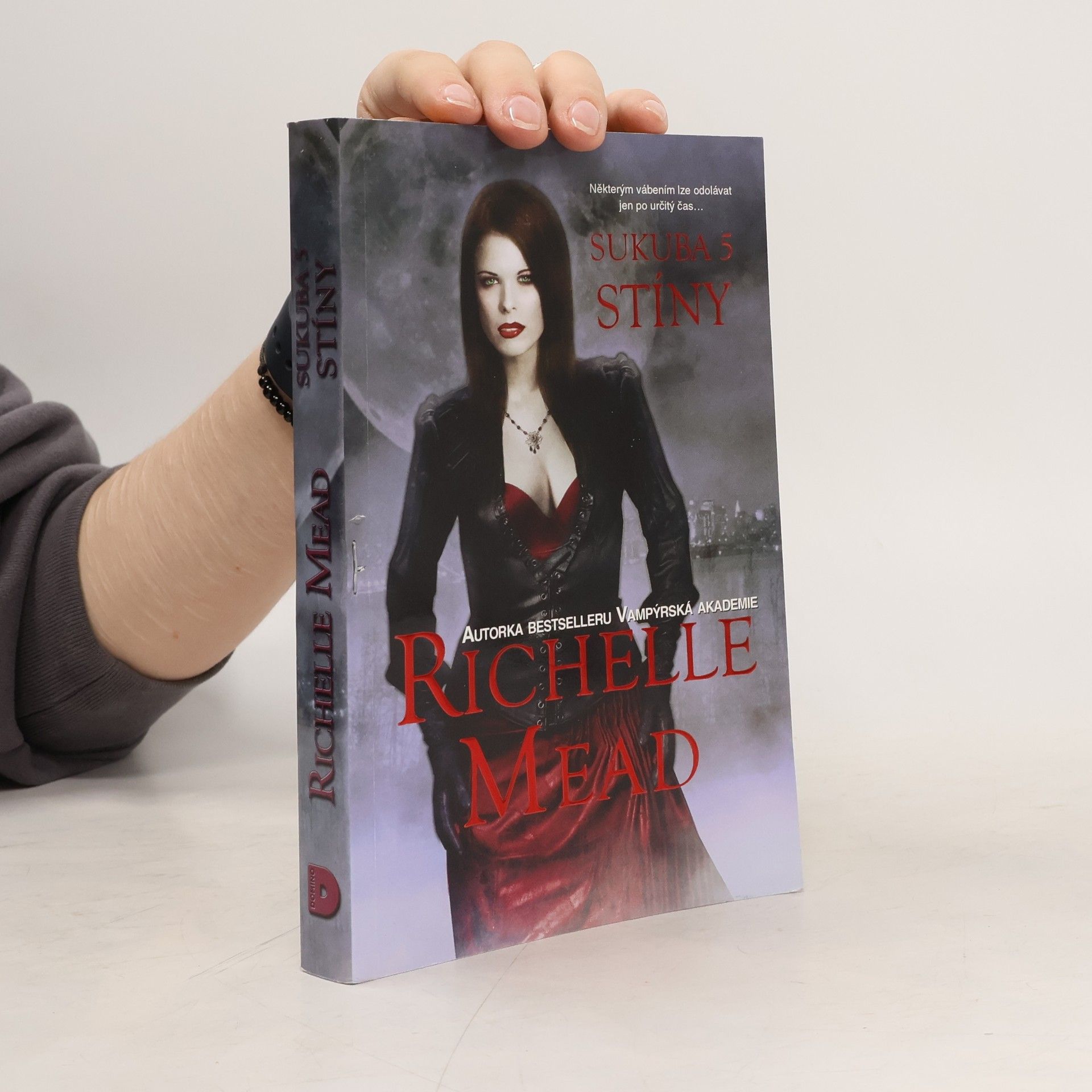 Richelle Mead Sukuba 5. Stíny