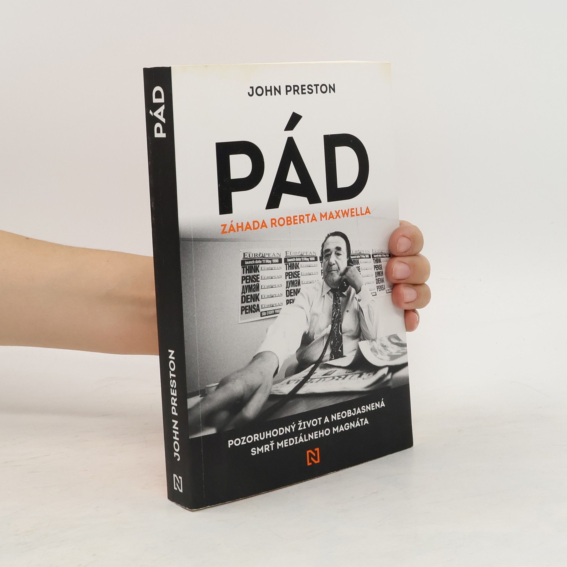 John Preston Pád. Záhada Roberta Maxwella