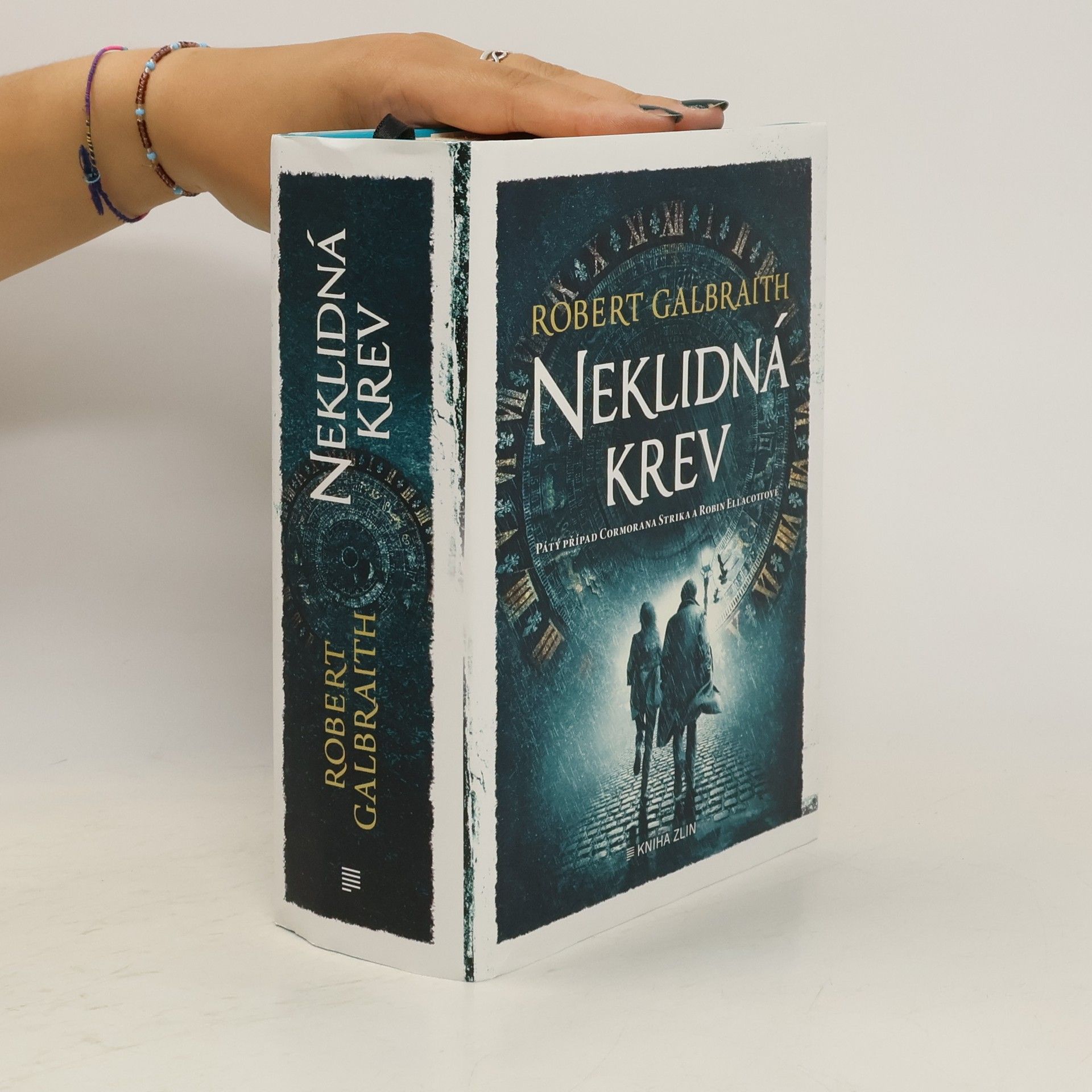 Joanne K. Rowlingová Neklidná krev