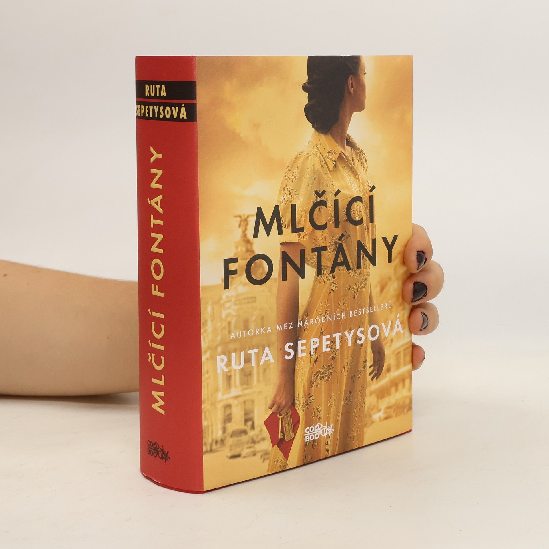 Ruta Sepetys Mlčící fontány
