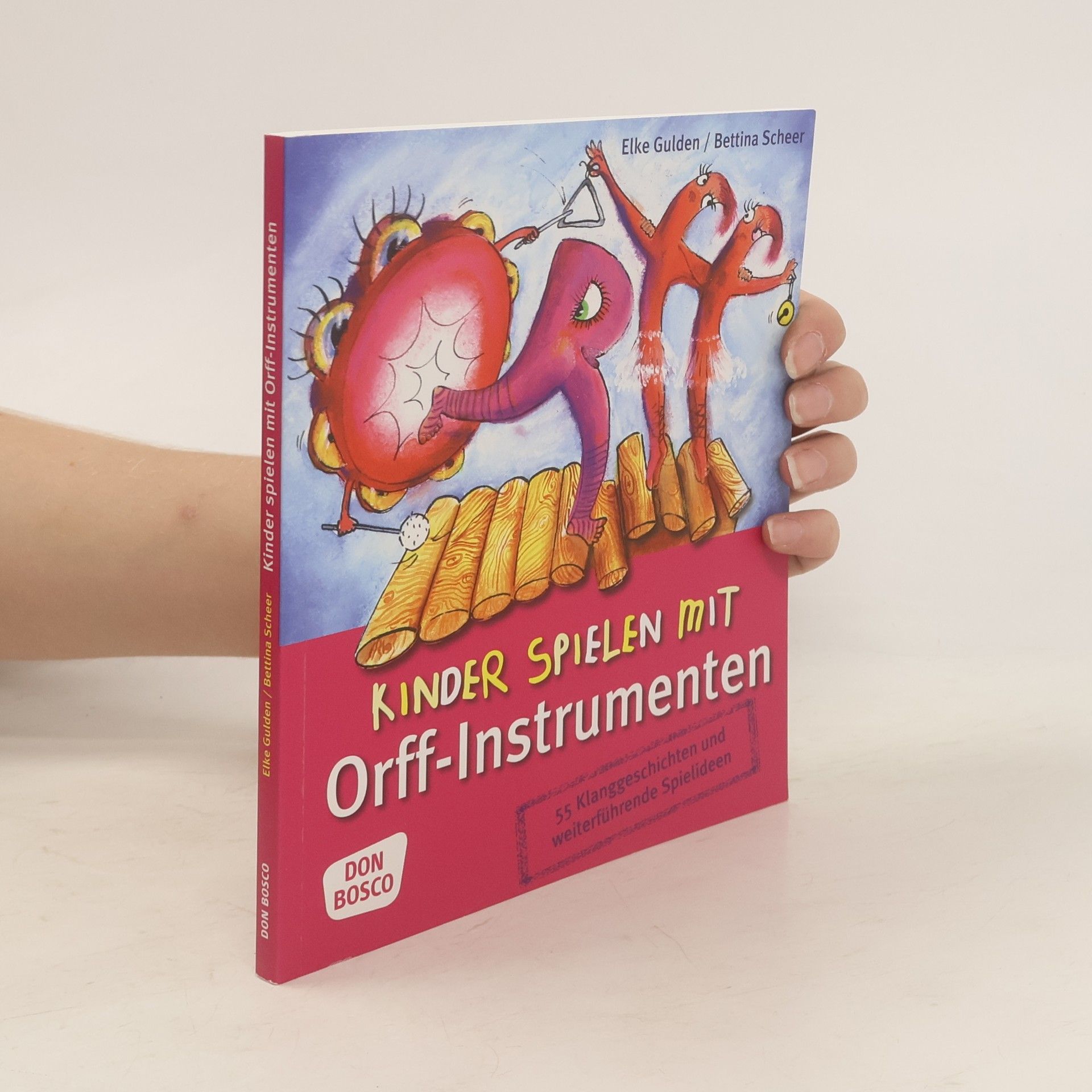 Bettina Scheer Kinder spielen mit Orff-Instrumenten