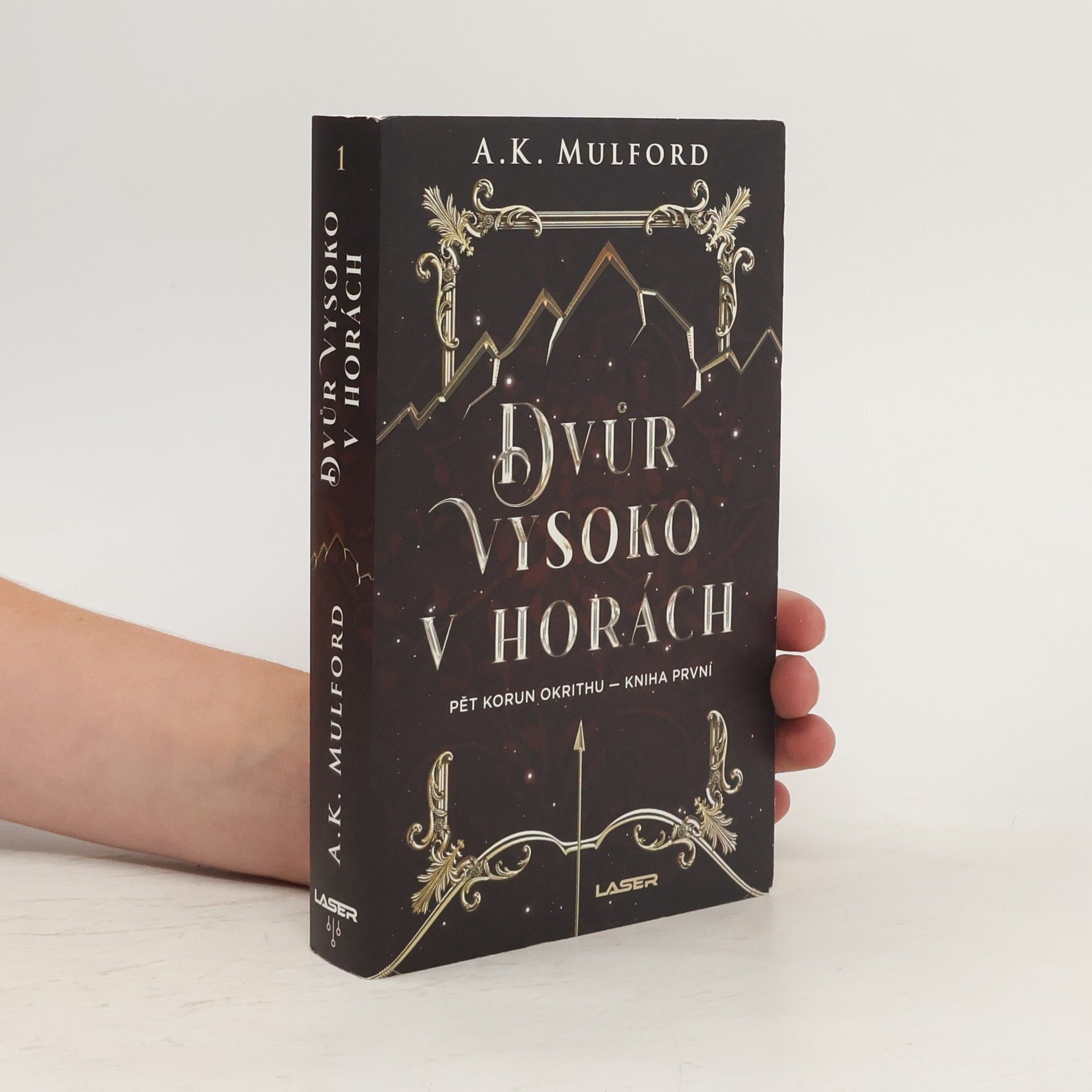 A. K. Mulford Dvůr vysoko v horách